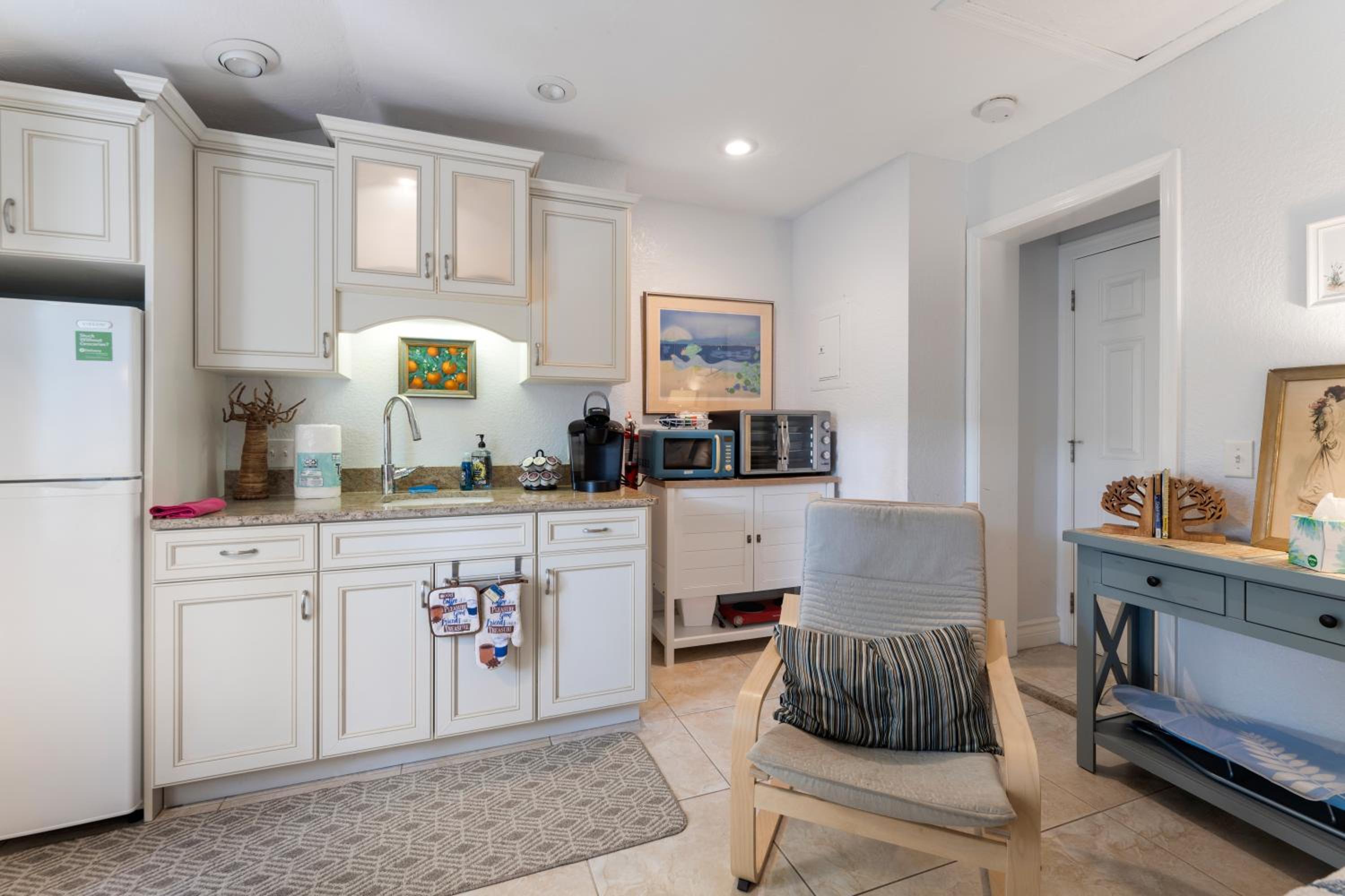 An Island Getaway at Palm Tree Villas