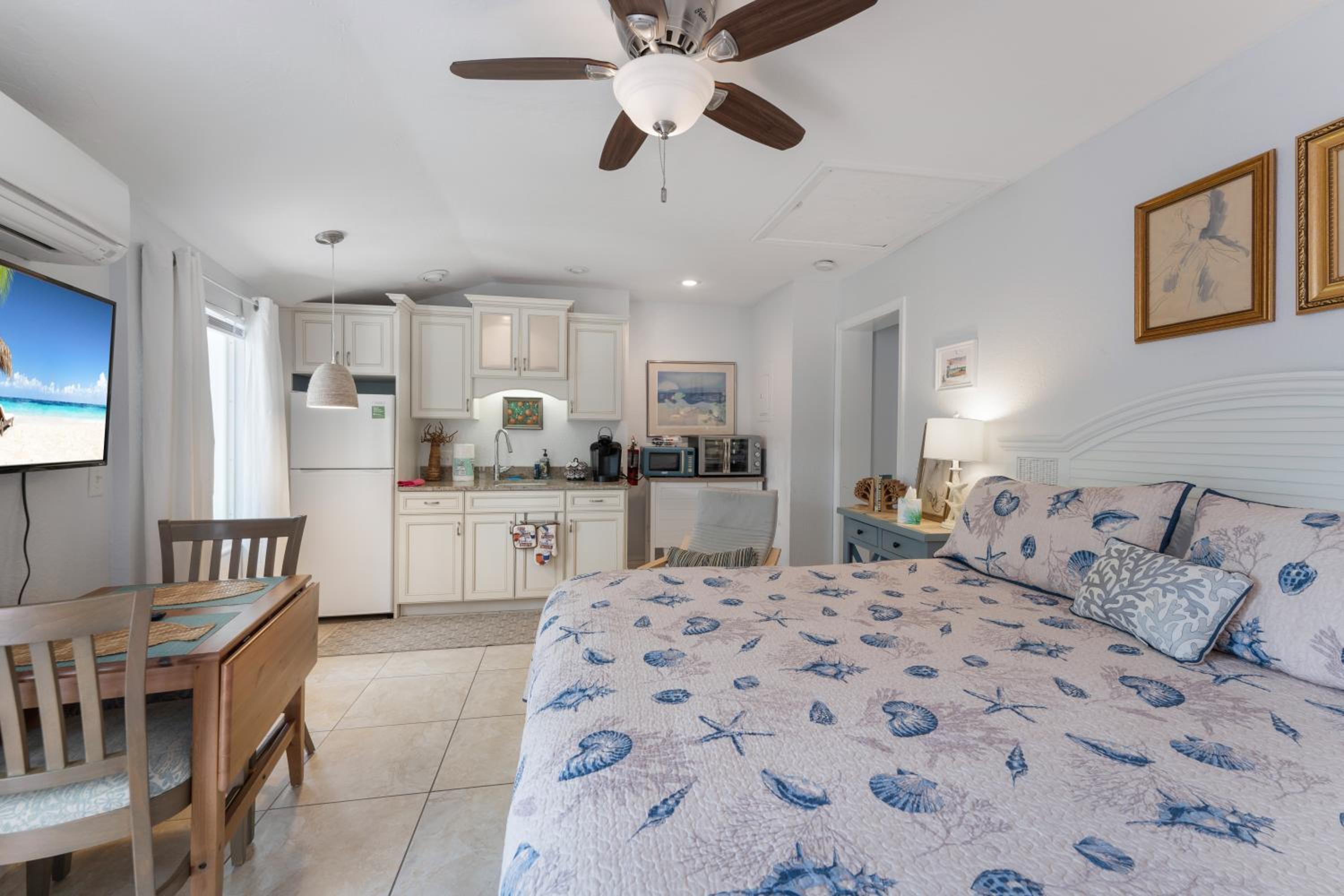 An Island Getaway at Palm Tree Villas