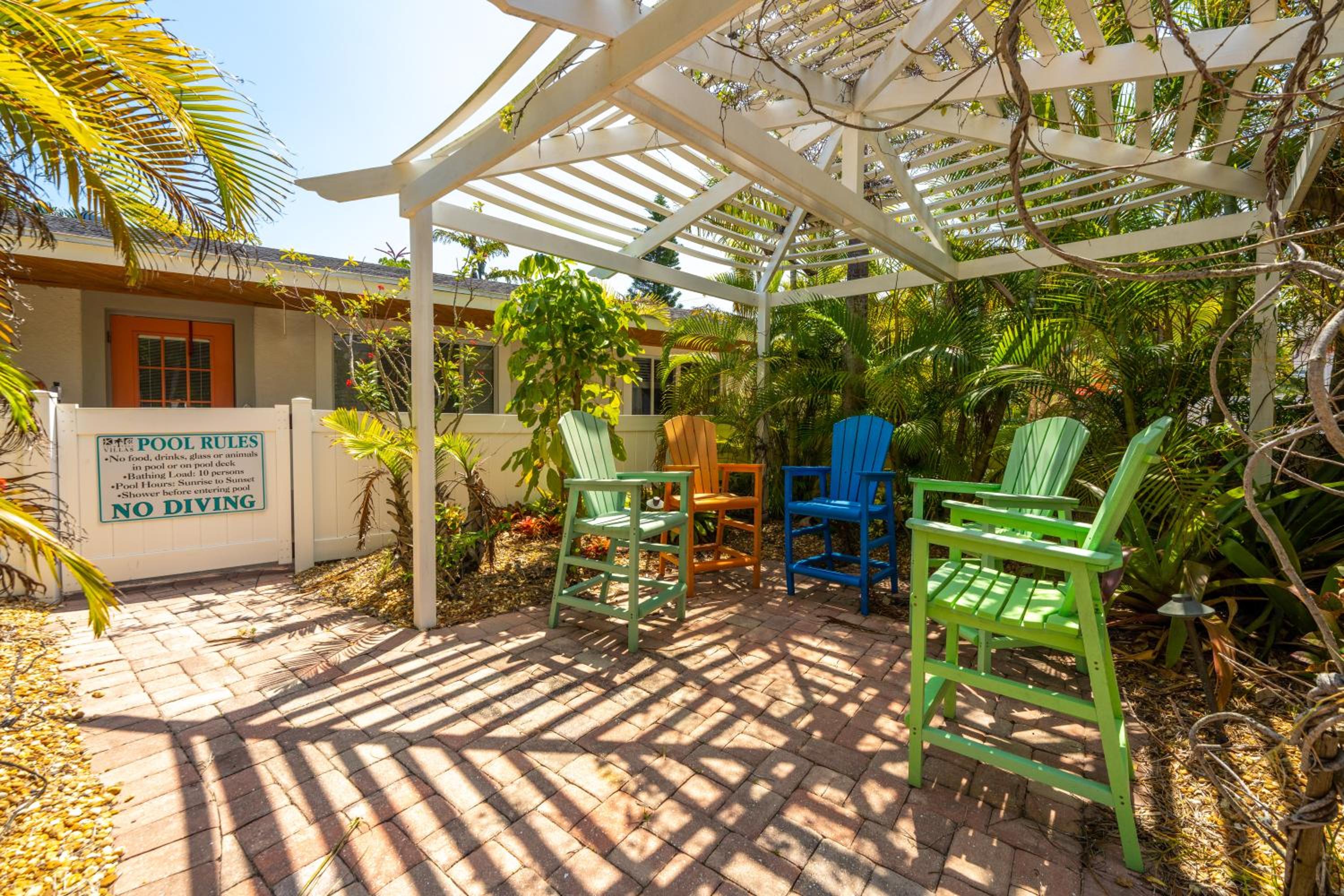 An Island Getaway at Palm Tree Villas