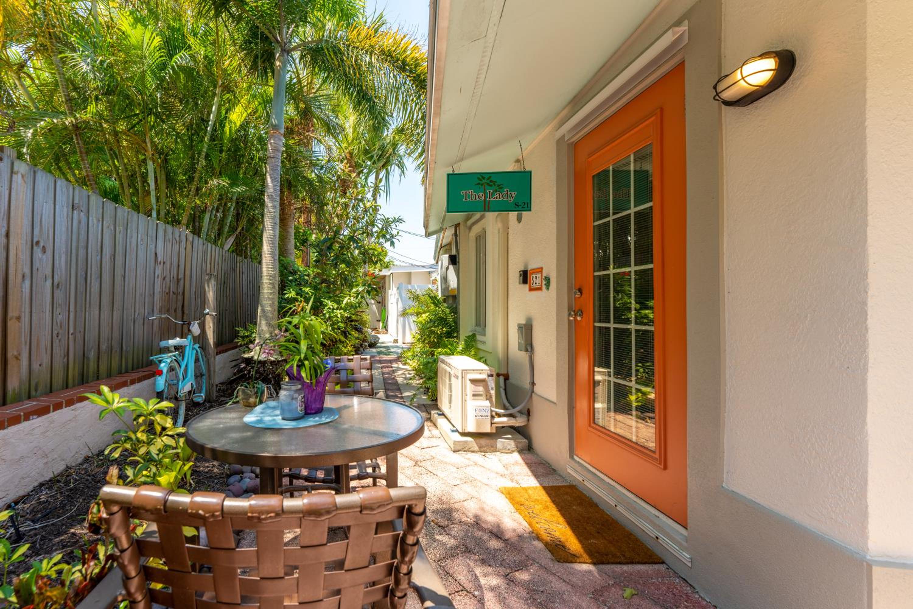 An Island Getaway at Palm Tree Villas