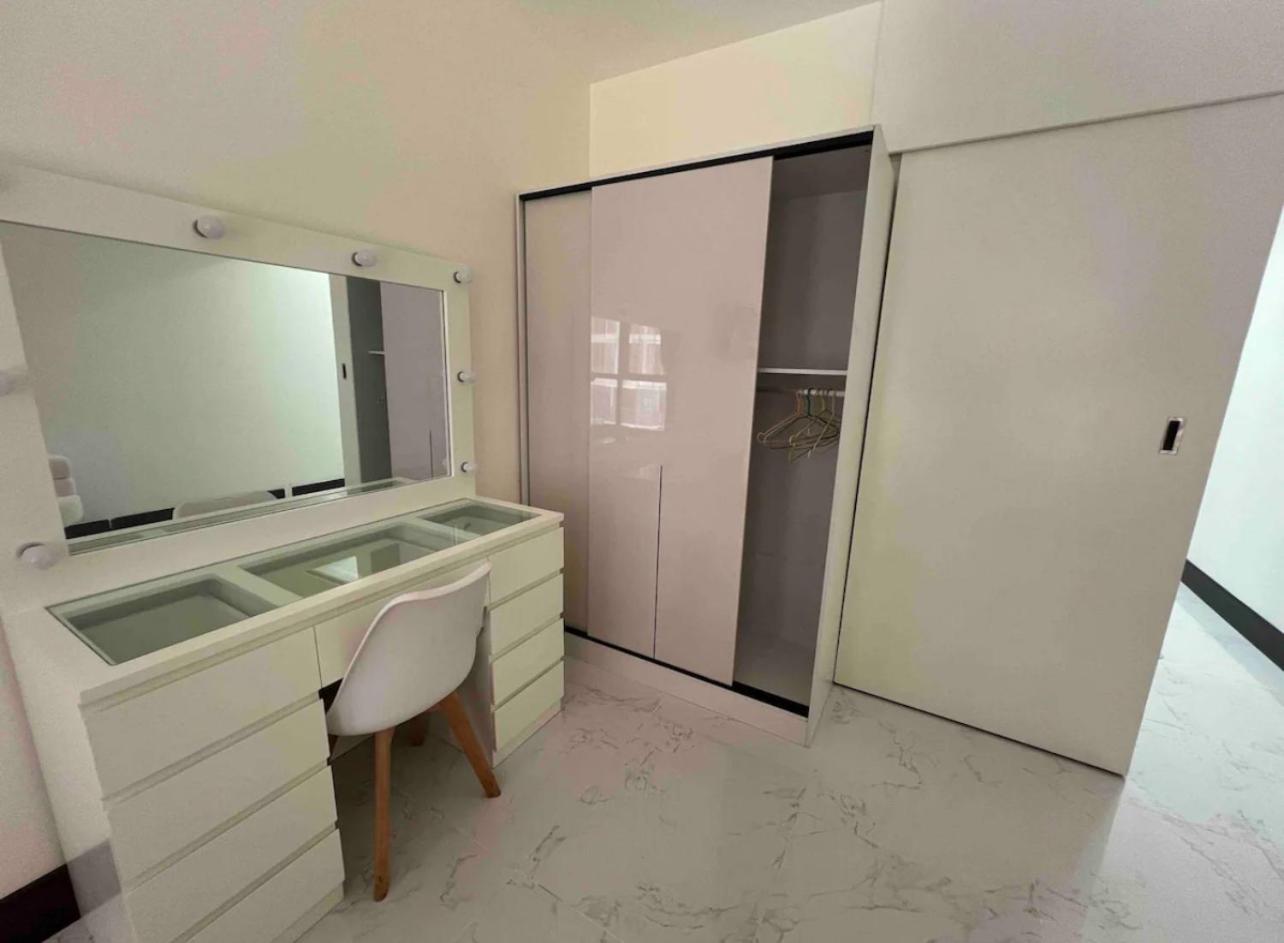 Budget Private Studio with Free Luxurious Pool and Gym by SYM B625 view 5