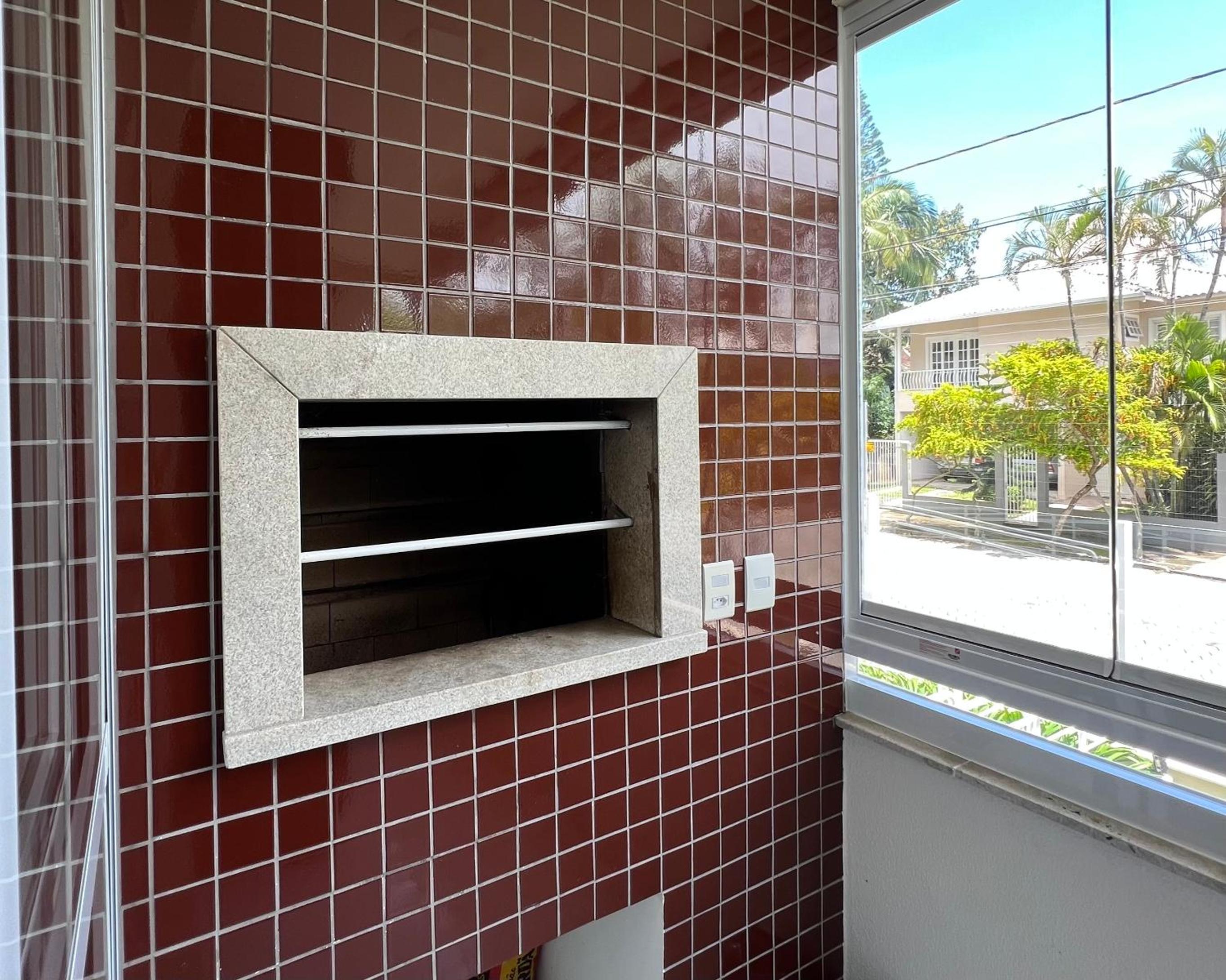 Ap Top Canasvieiras 01 - Apartamento em Canasvieiras com piscina e 2 garagens
