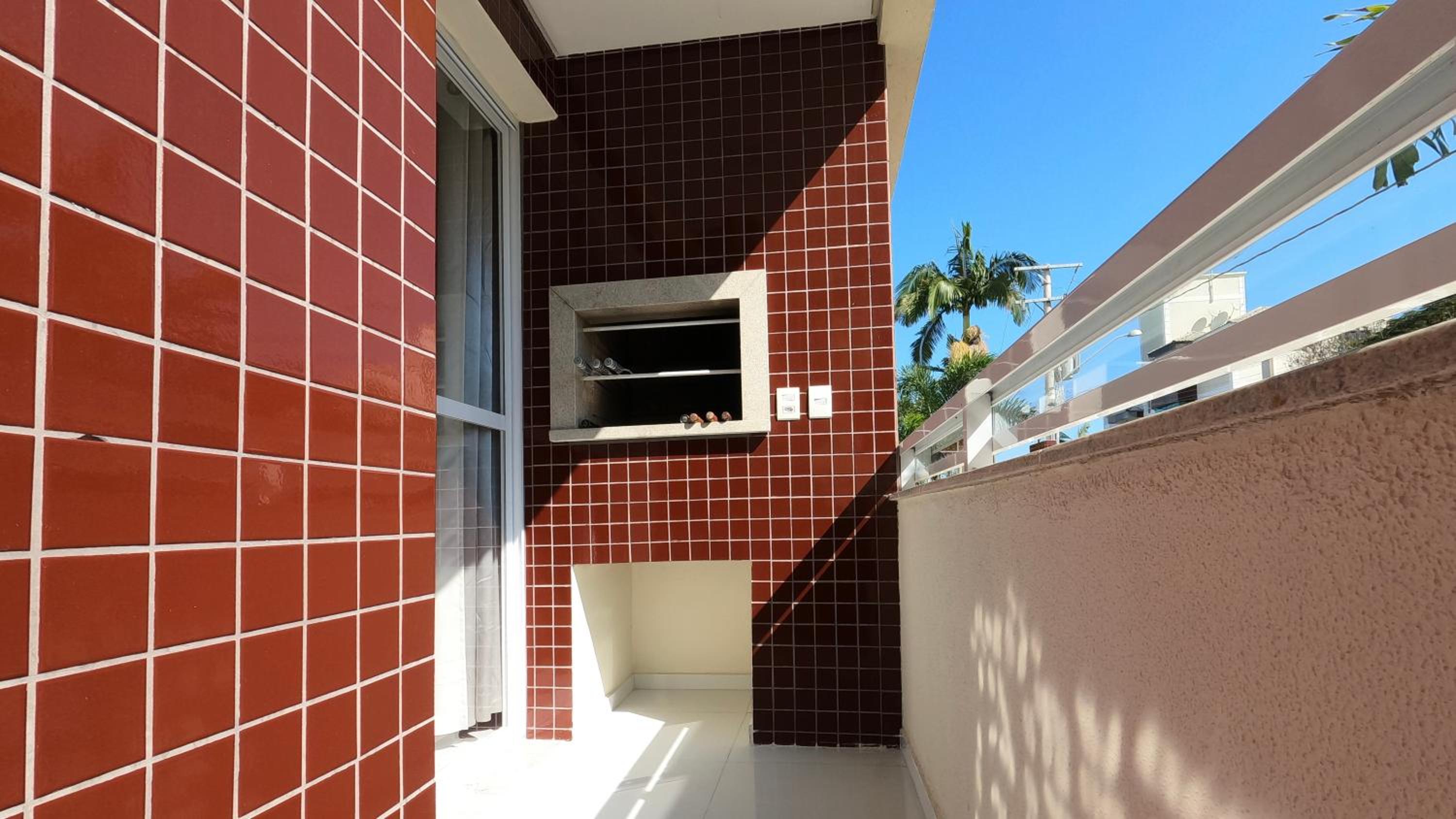 Ap Top Canasvieiras 01 - Apartamento em Canasvieiras com piscina e 2 garagens