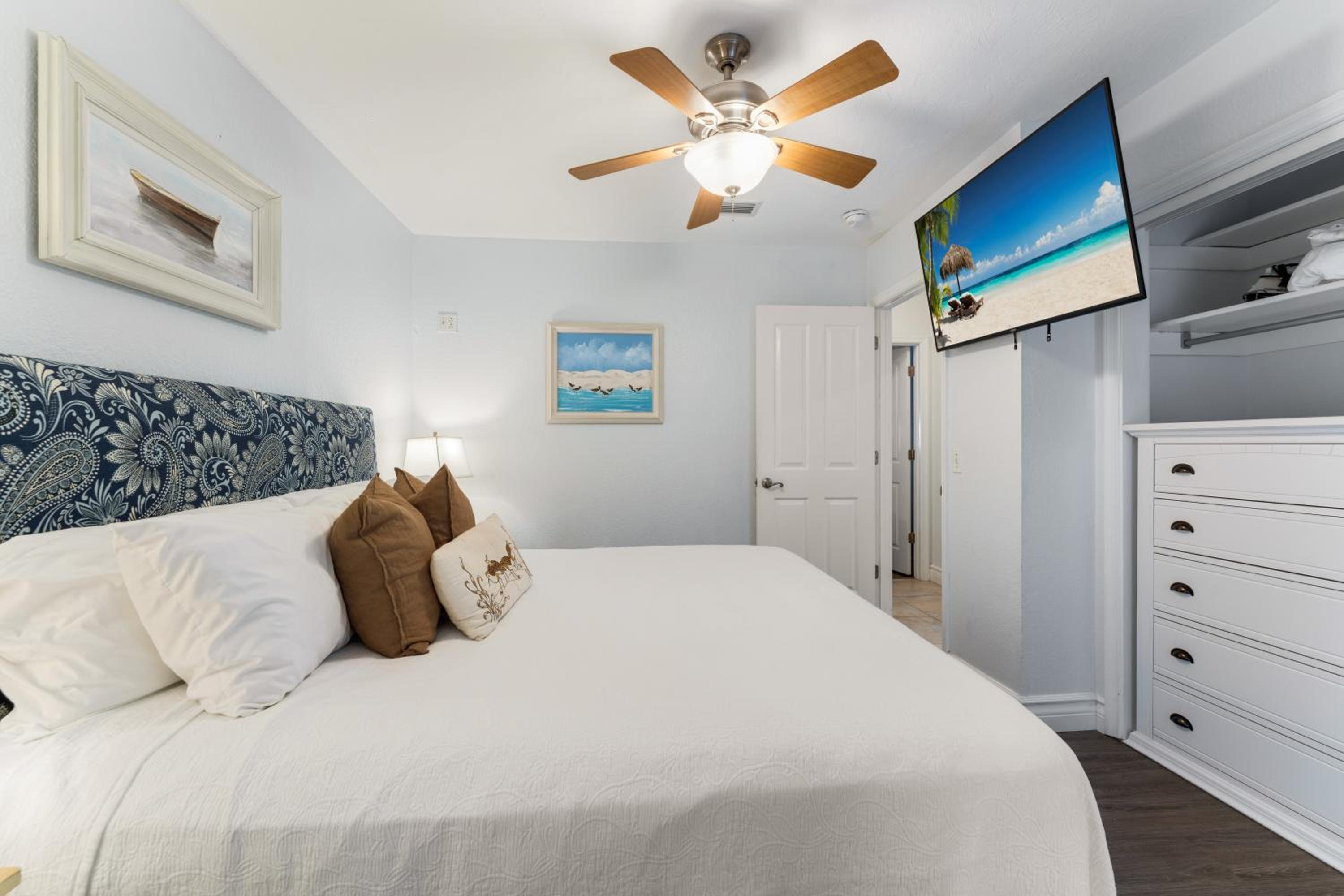 An Island Getaway at Palm Tree Villas