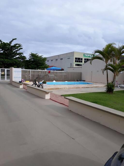 Condomínio com piscina