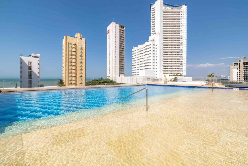 Spectacular*2bed*balcony* Ac*Near Beach MONTU 1404B