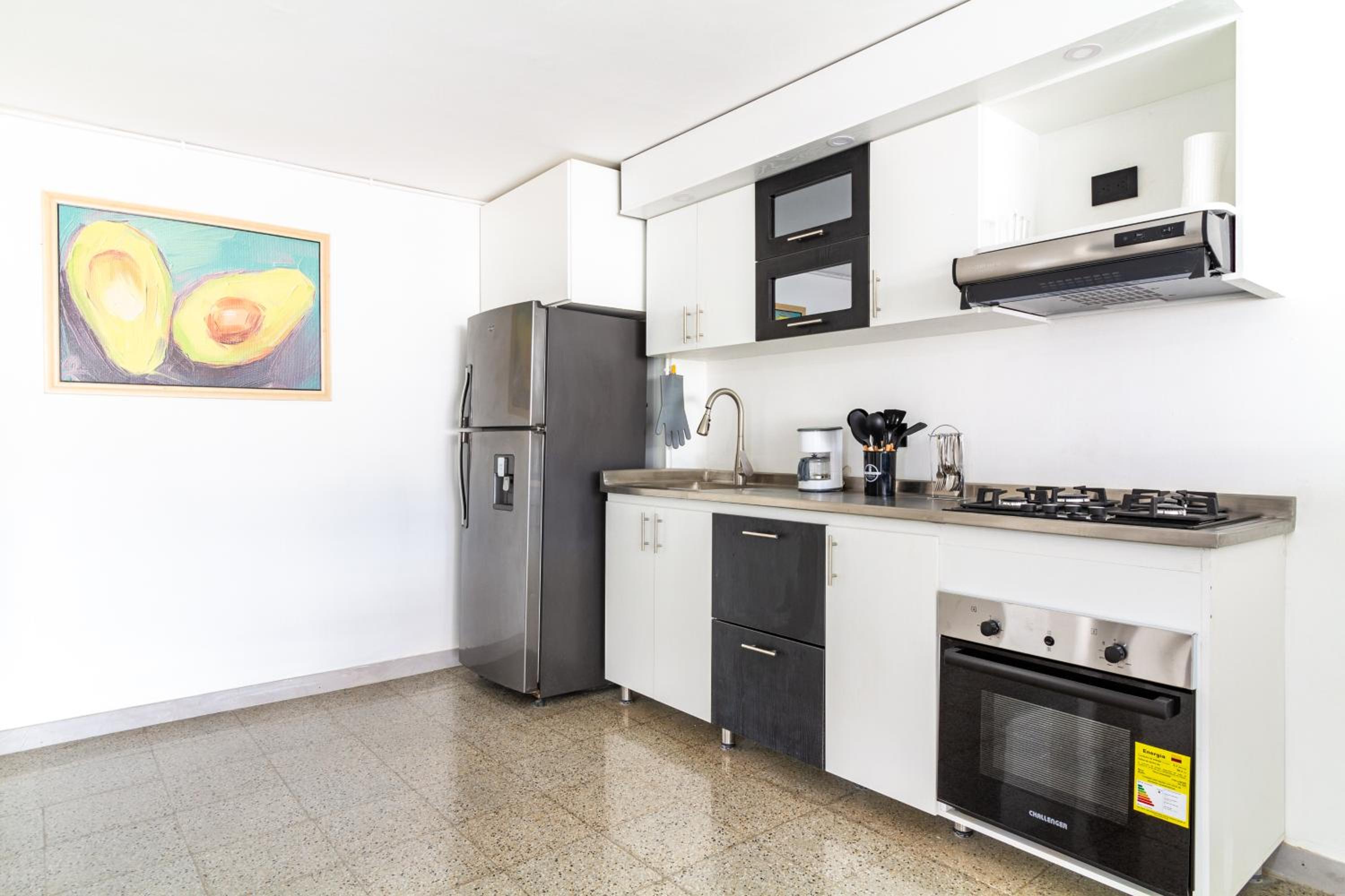 2-minutes walk away from La 70 Laureles.