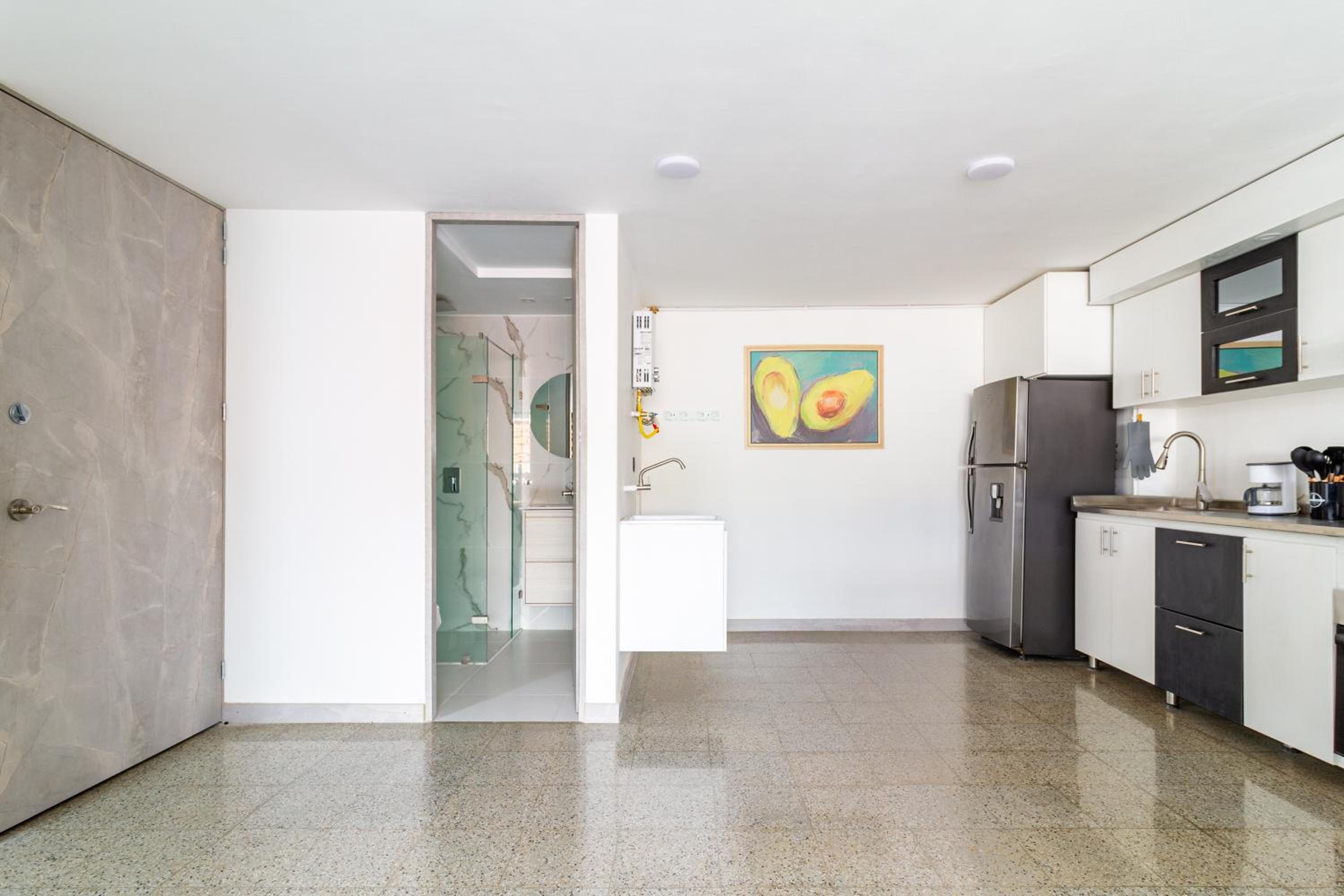 2-minutes walk away from La 70 Laureles.