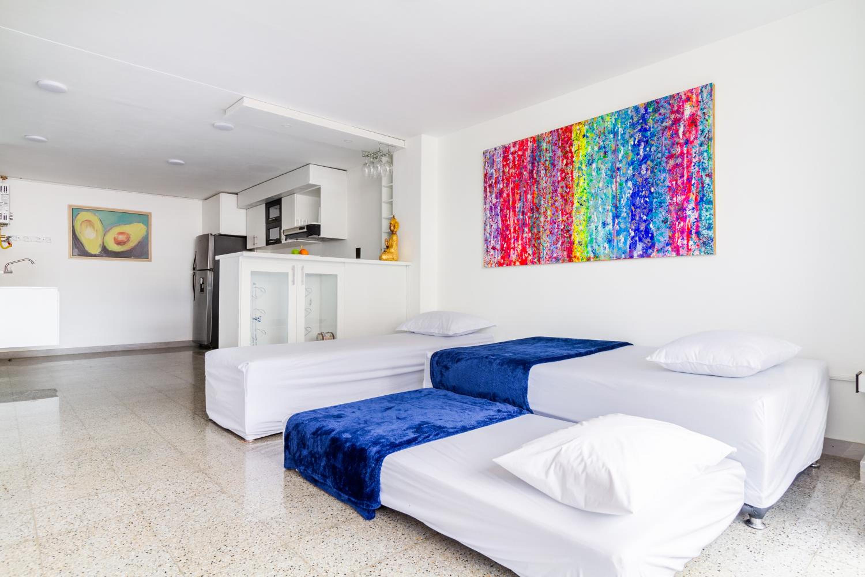 2-minutes walk away from La 70 Laureles.