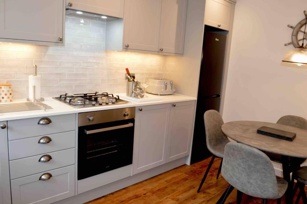 Riverside House Lancaster - 2 bedroom house view 5
