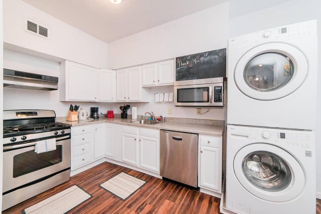 Off-Street Parking - Washer & Dryer - GroupStay view 3