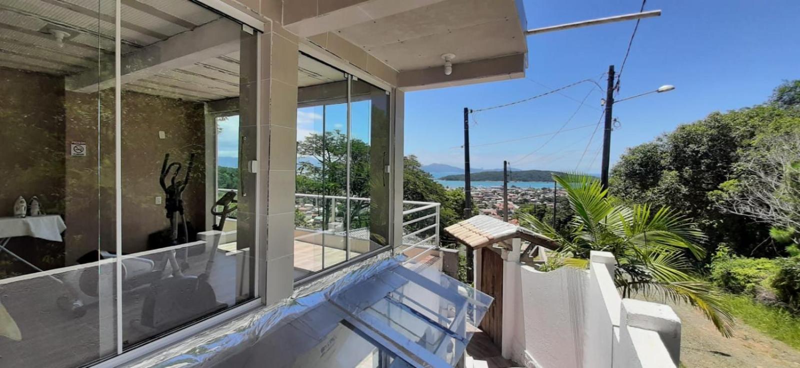 CASA COM PISCINA e VISTA PARA O MAR - Porto Belo-SC Bombinhas-SC
