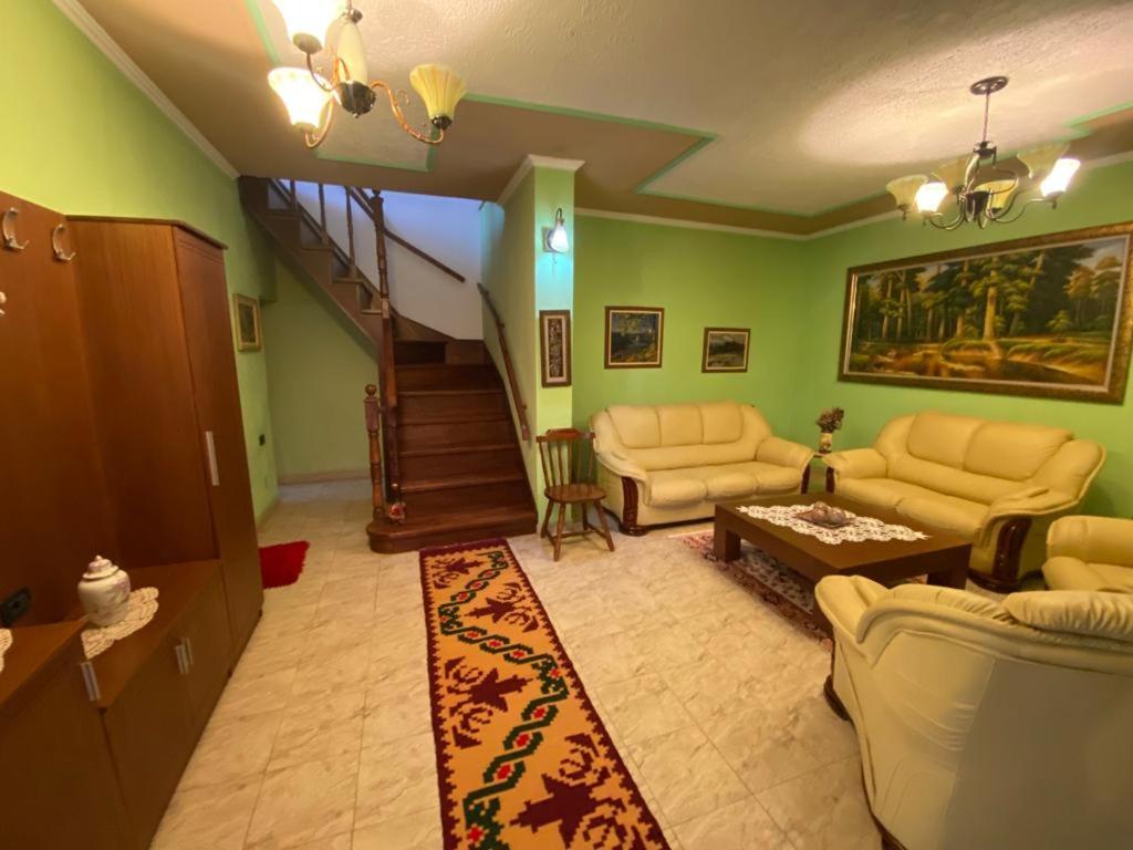 Vila Lumja