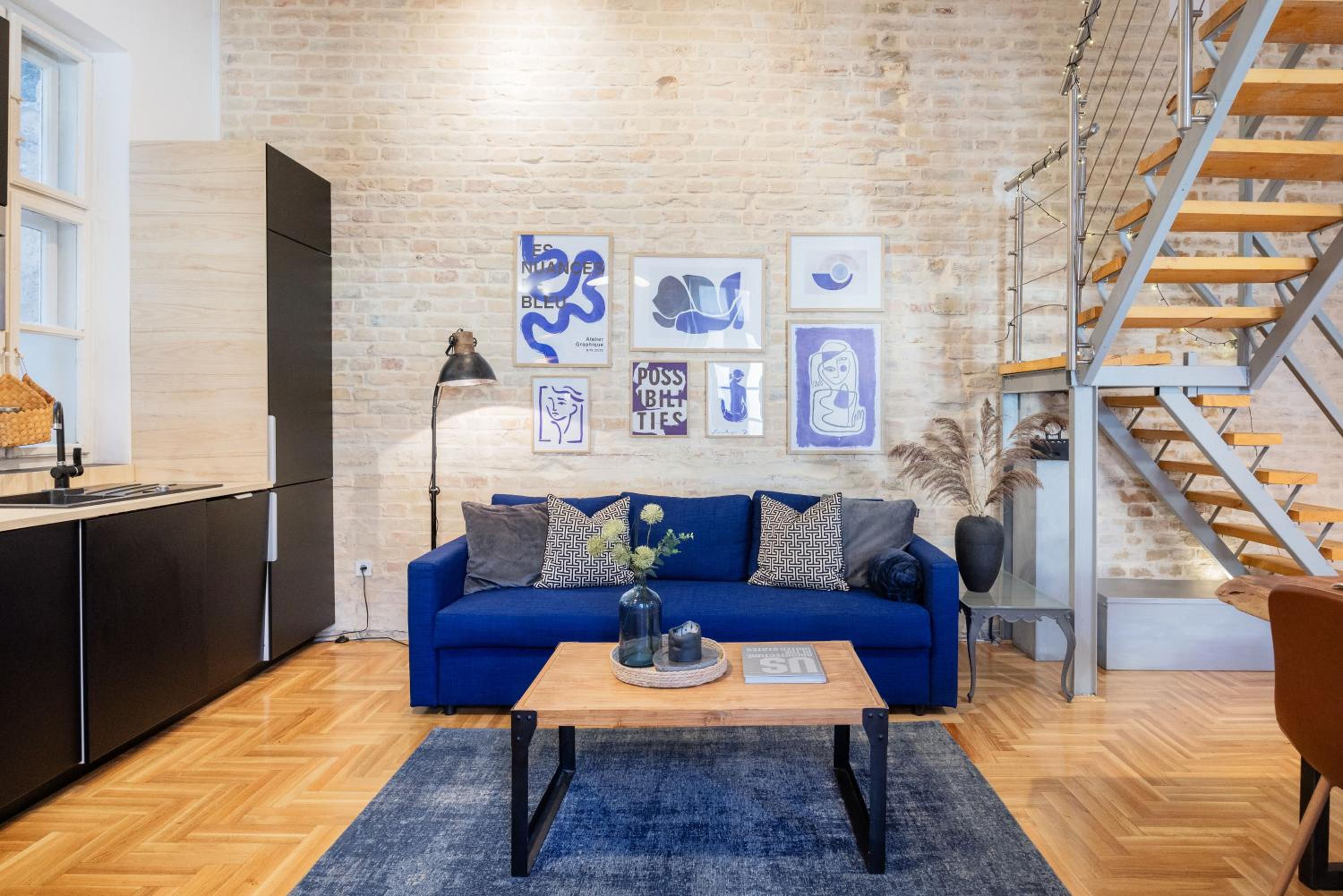 Historic Penthouse with Sauna & Jacuzzi @Downtown view 2