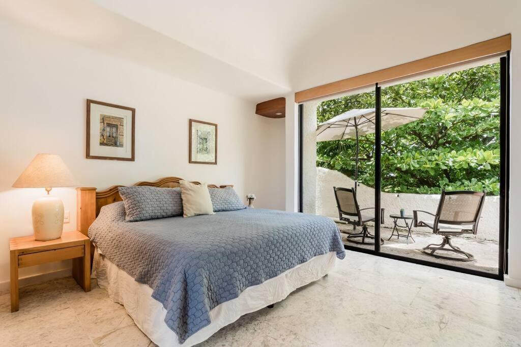 *Villa Sicilia Lagoon front by Casa Paraiso*
