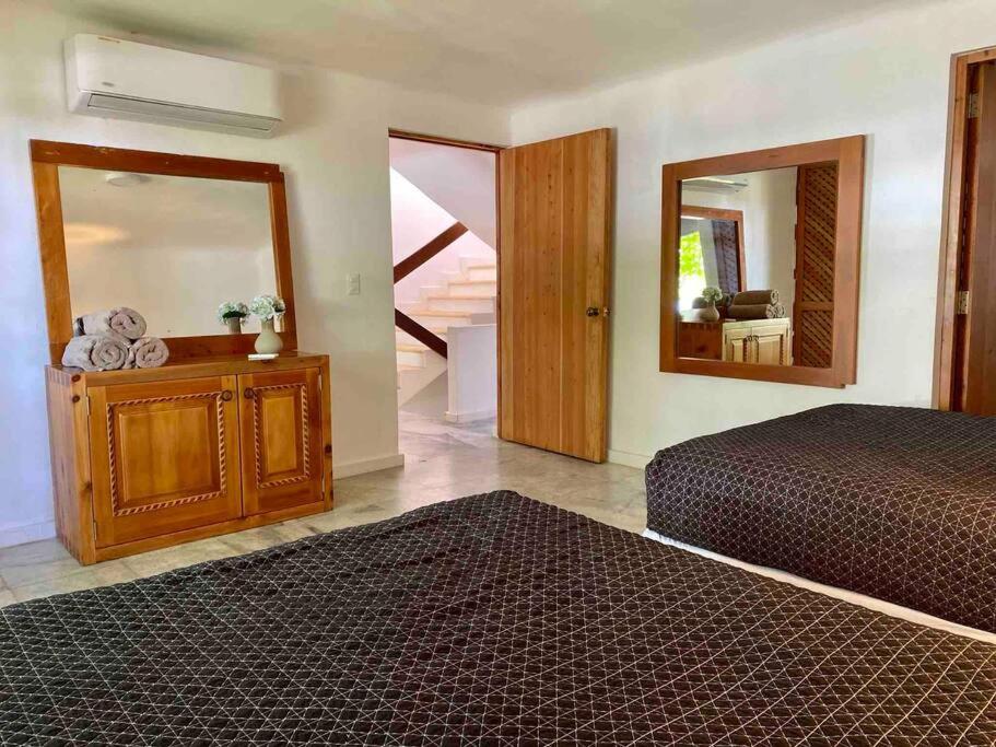 *Villa Sicilia Lagoon front by Casa Paraiso*