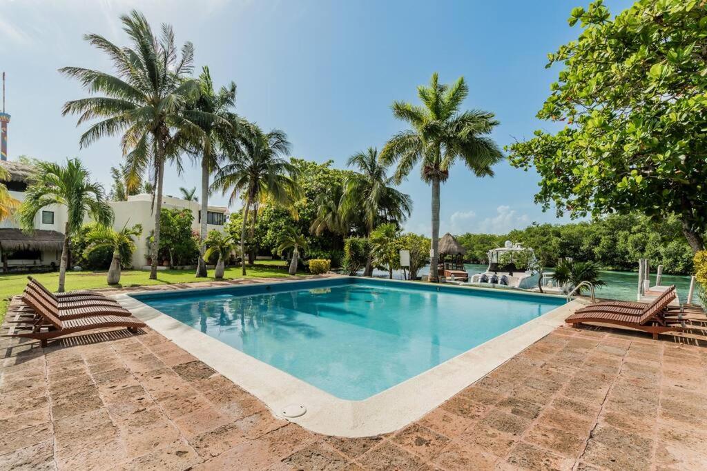 *Villa Sicilia Lagoon front by Casa Paraiso*