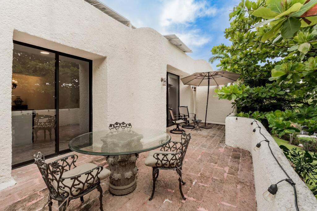 *Villa Sicilia Lagoon front by Casa Paraiso*