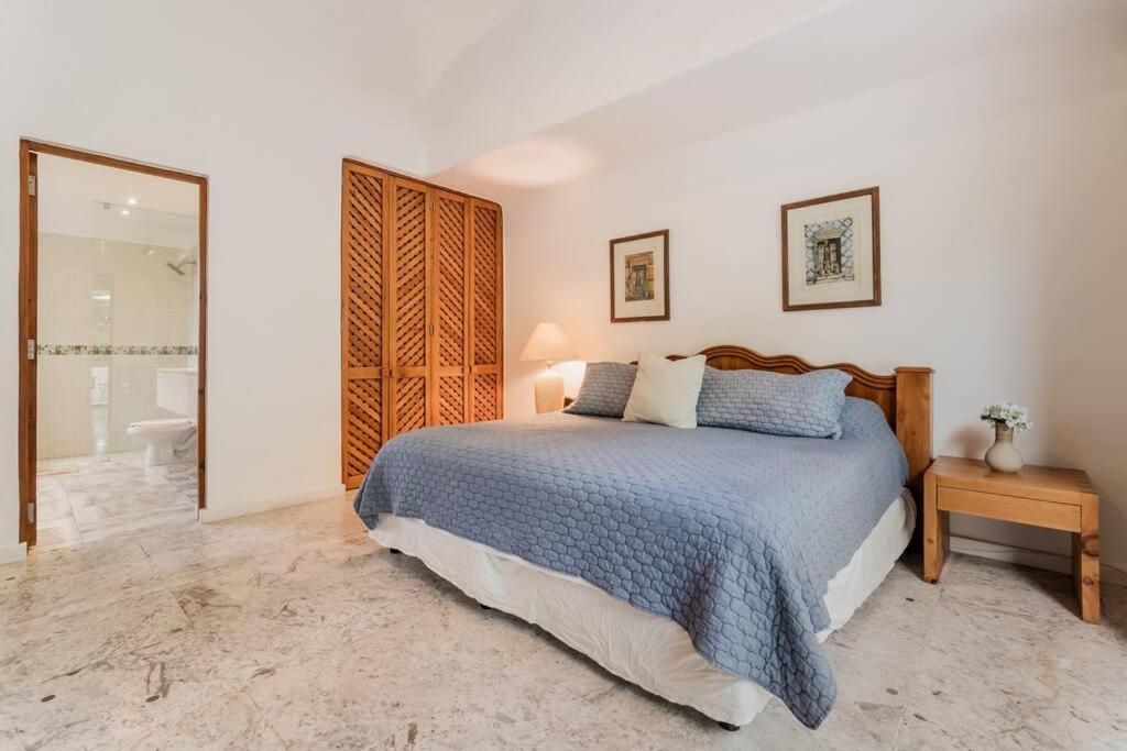 *Villa Sicilia Lagoon front by Casa Paraiso*