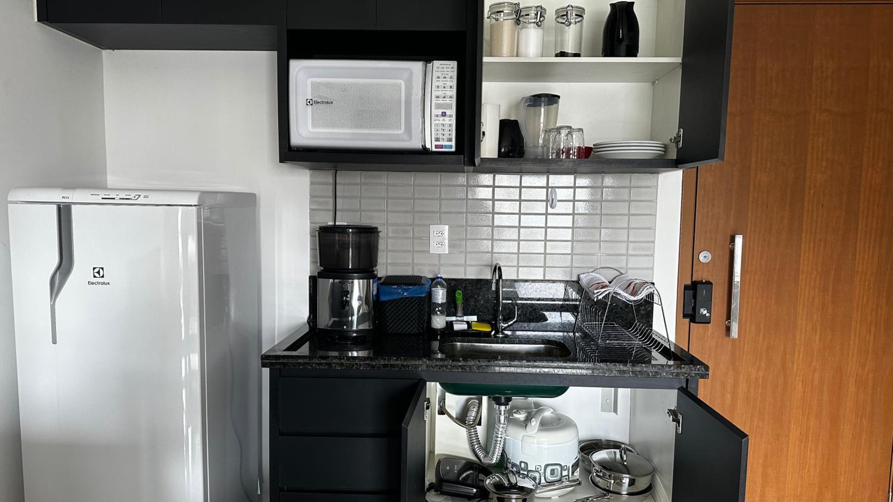 Apartamento mobiliado a 500m do Goiânia Shopping