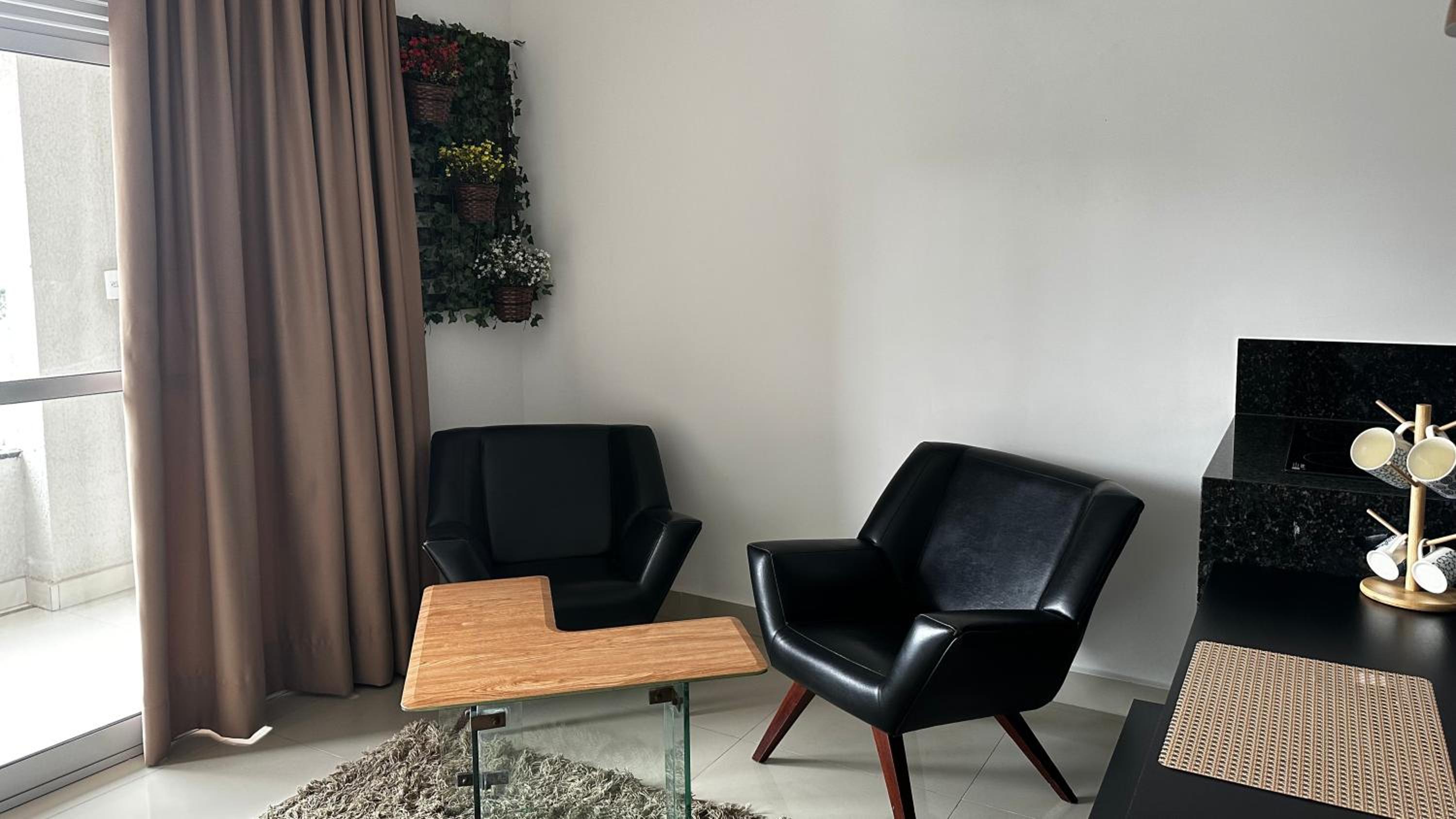Apartamento mobiliado a 500m do Goiânia Shopping