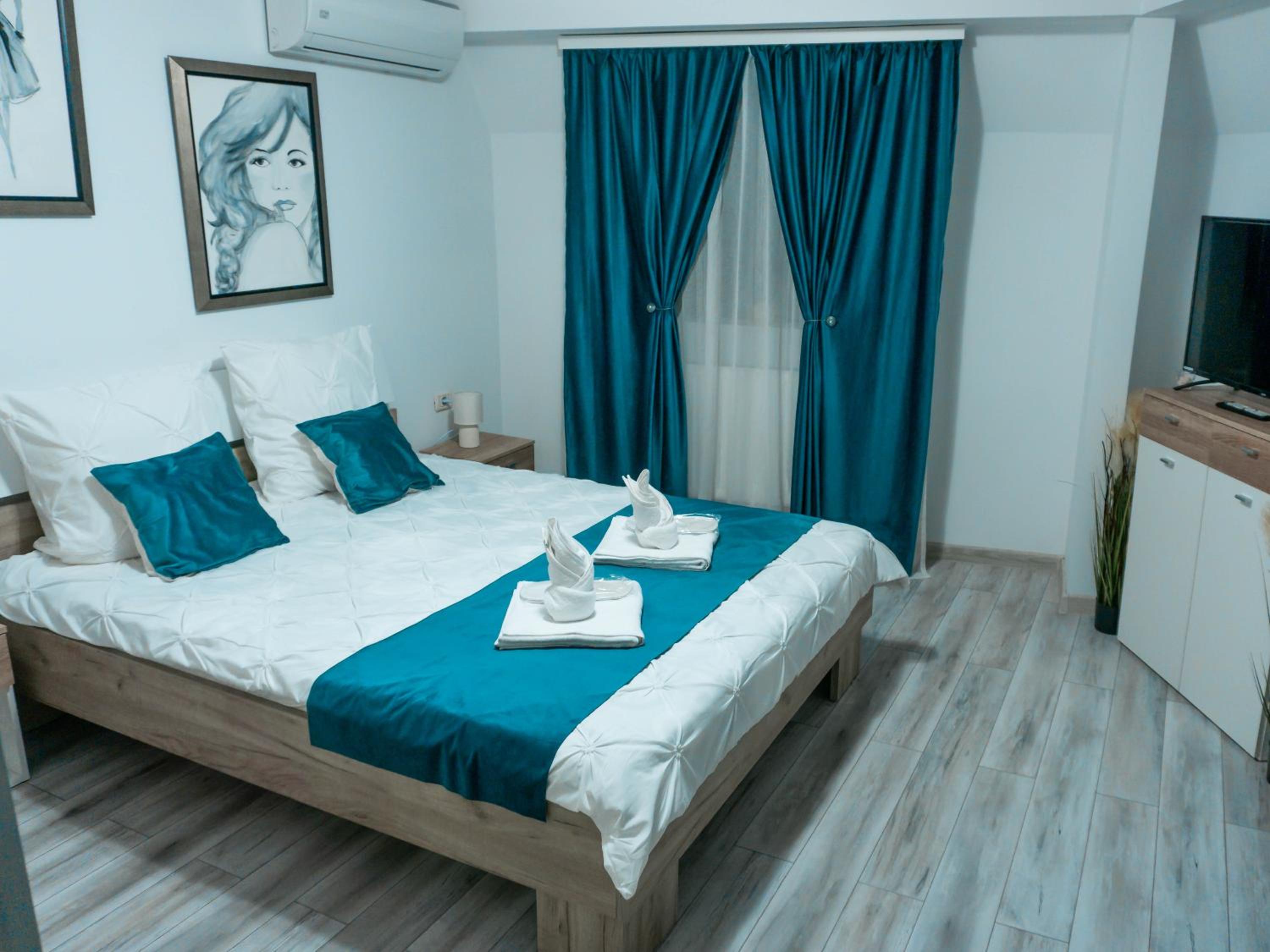 Comfortable Apartment University Square view 2