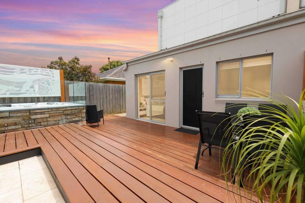 OG Spa Retreat- 3 bedroom, Spa, Central, Aircon