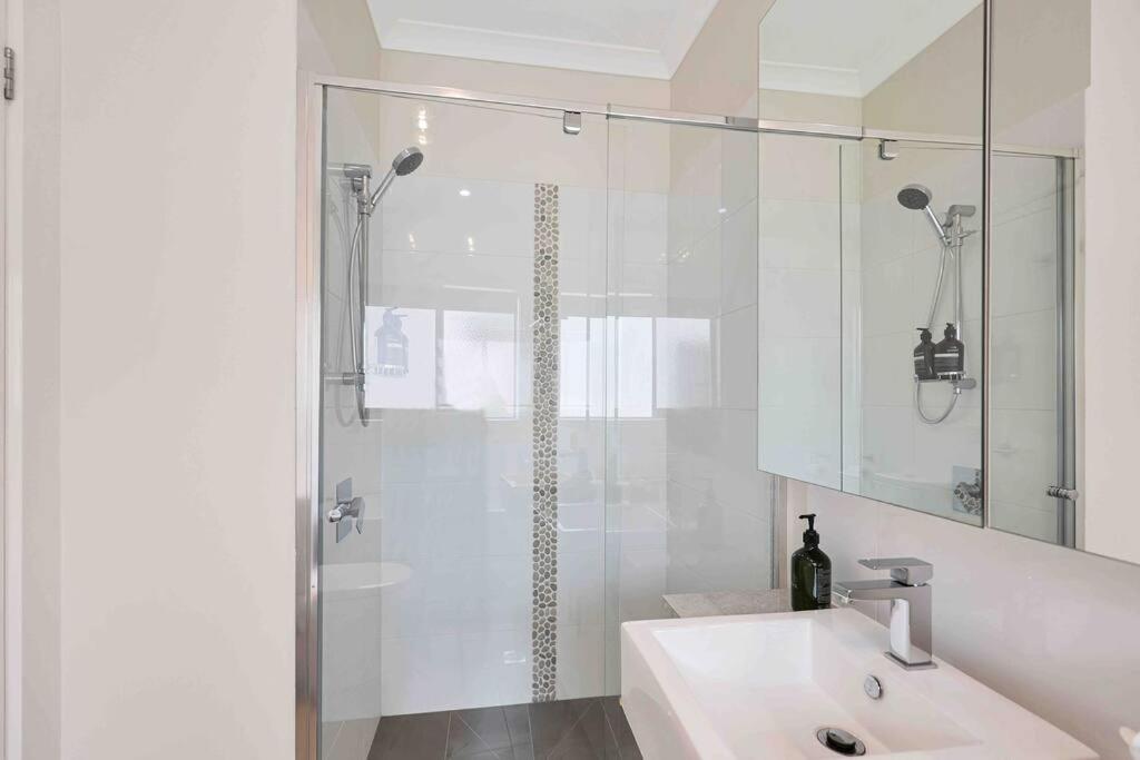 OG Spa Retreat- 3 bedroom, Spa, Central, Aircon
