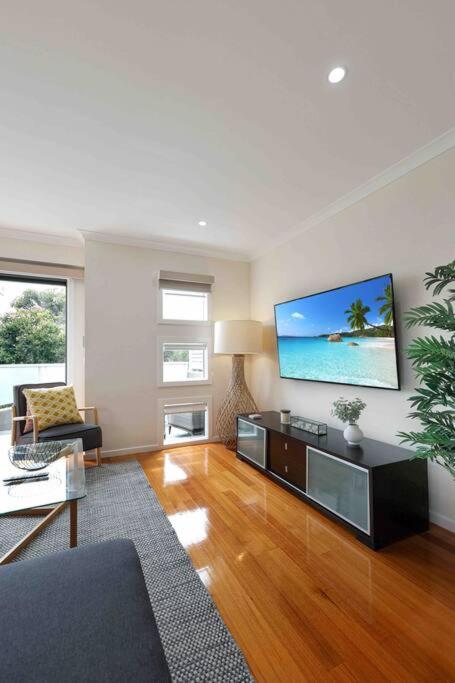 OG Spa Retreat- 3 bedroom, Spa, Central, Aircon
