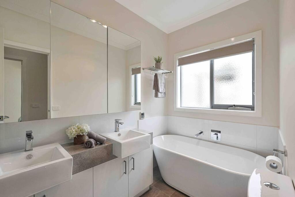 OG Spa Retreat- 3 bedroom, Spa, Central, Aircon