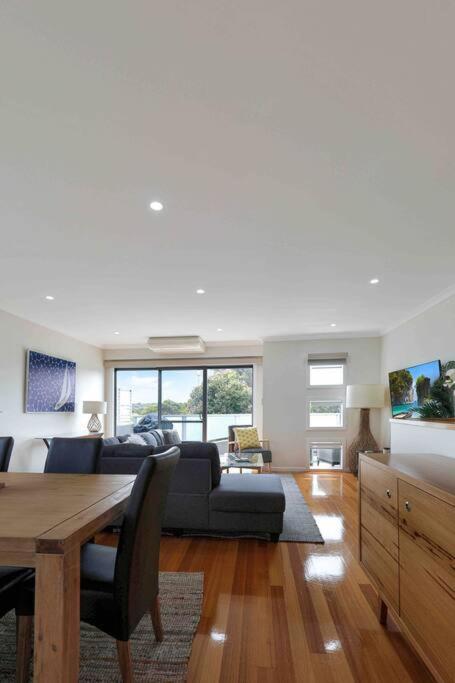 OG Spa Retreat- 3 bedroom, Spa, Central, Aircon