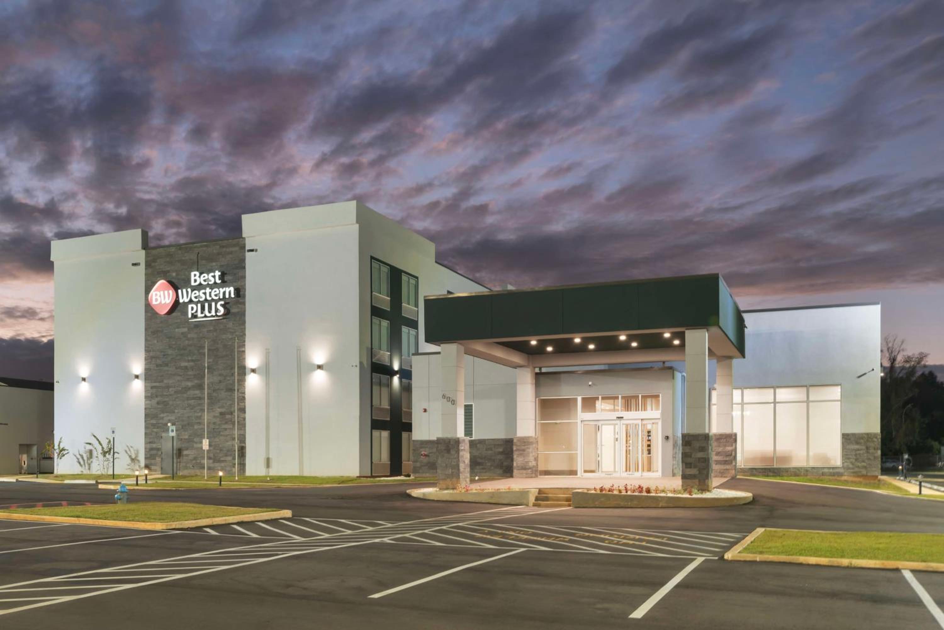 Hotel Best Western Plus Mobile Inn and Suites - Image 1