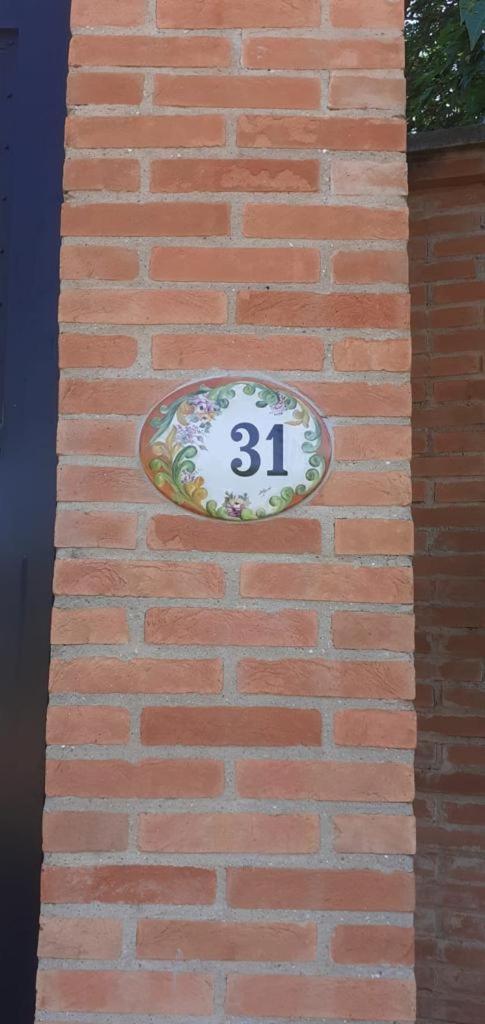 7 QUARTOS, sendo 6 SUÍTES, PISCINA AQUECIDA borda infinita na REPRESA de DELFINÓPOLIS