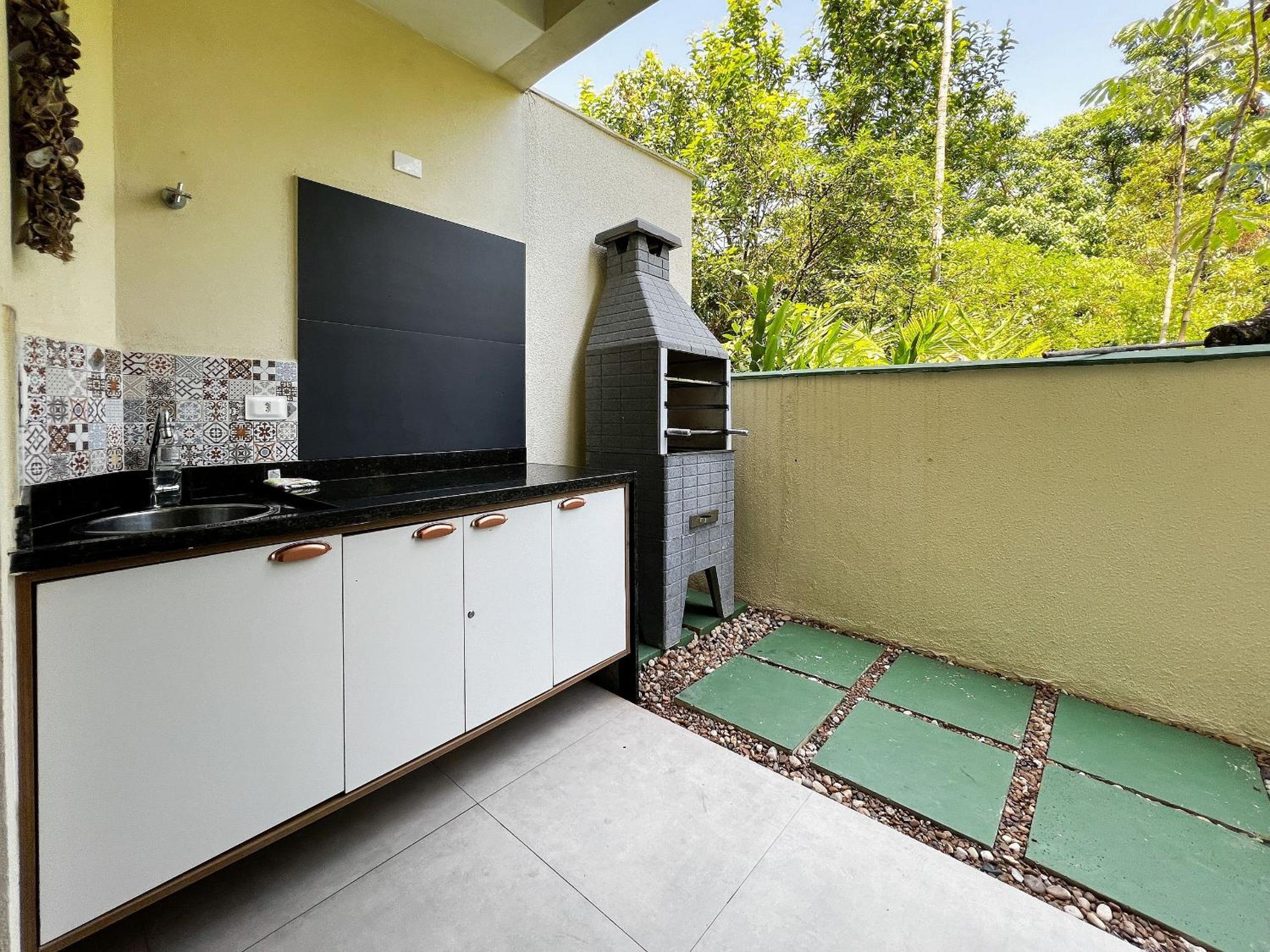 Casa a poucos metros da Praia de Santiago