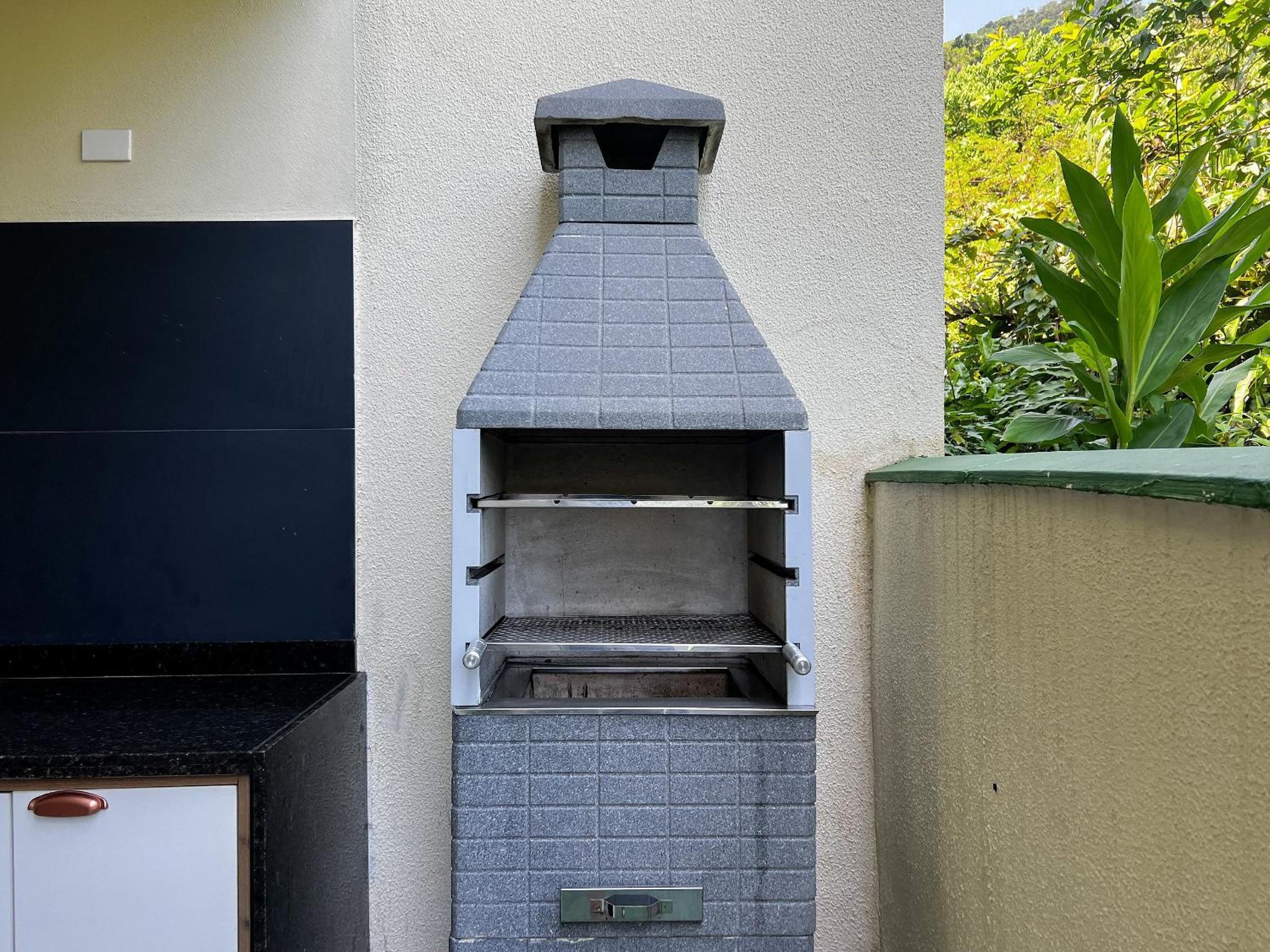 Casa a poucos metros da Praia de Santiago