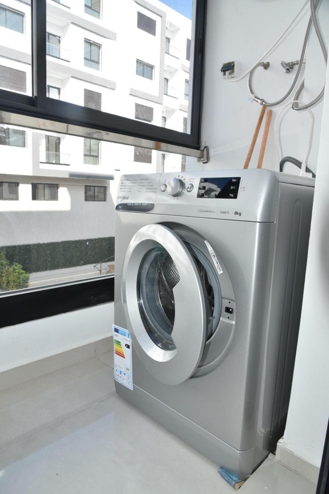 Modern 2BR - Pool, Gym, Private Parking & Family Comfort view 4