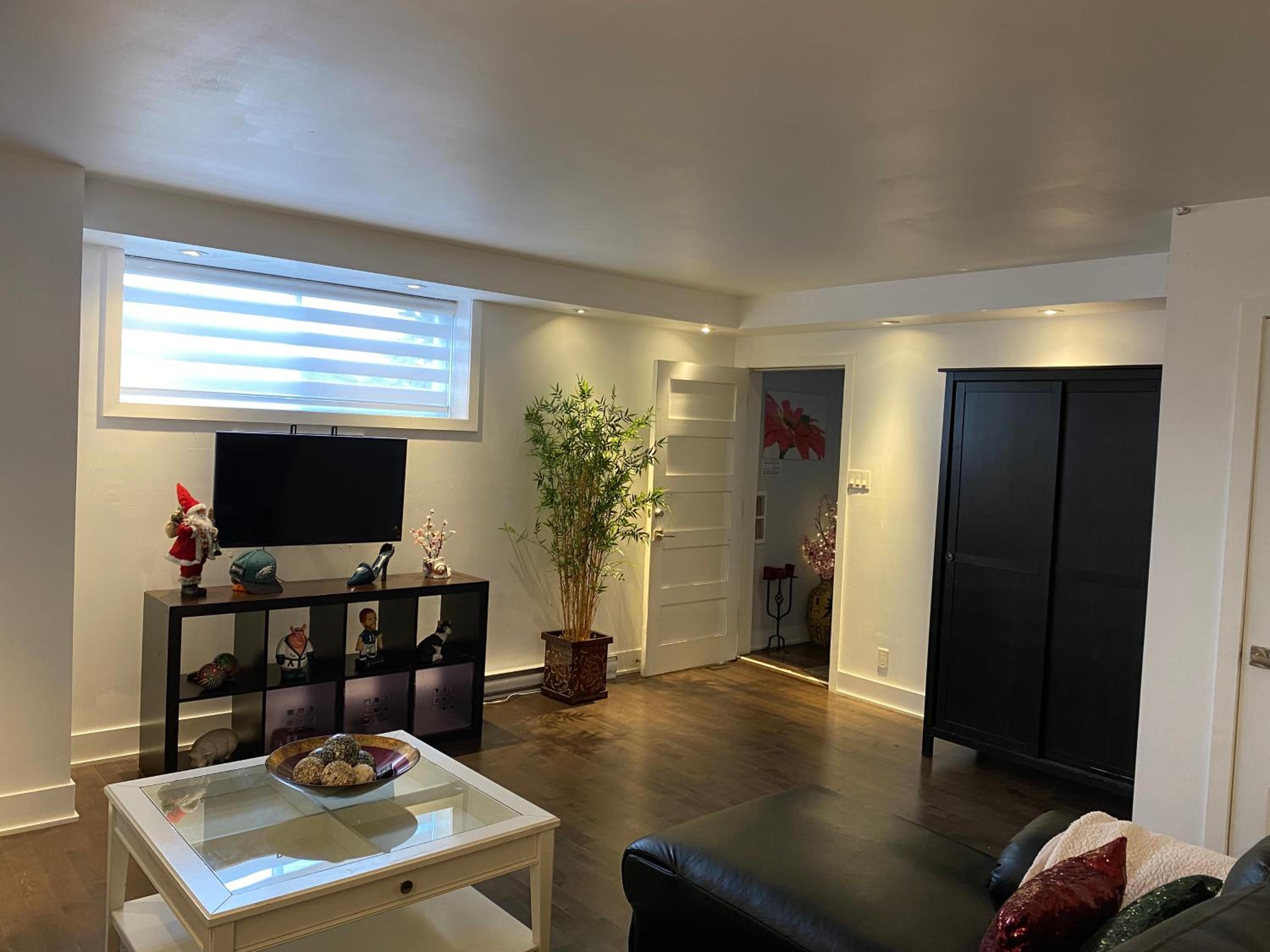 Beautiful private full condo
