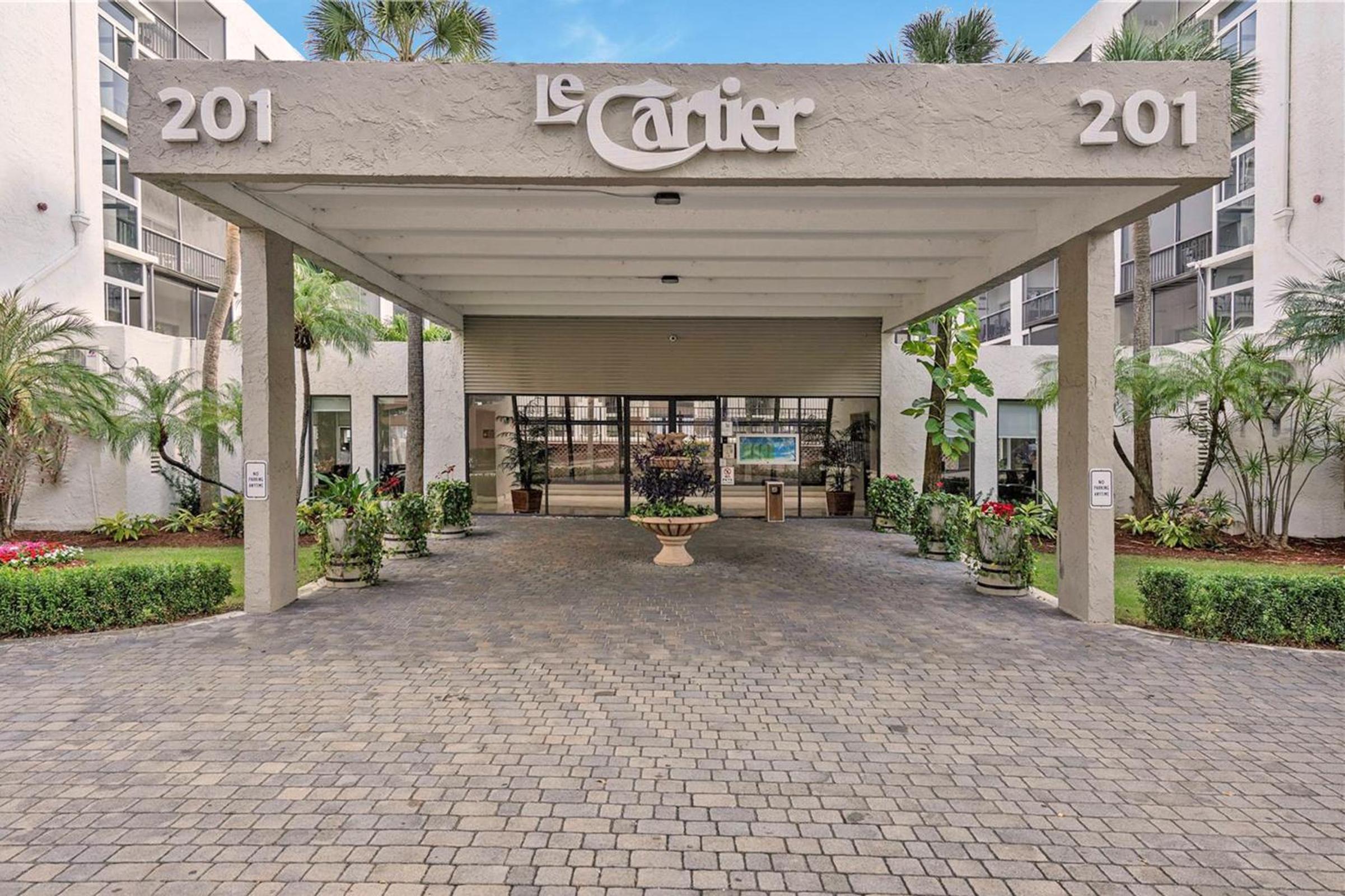 Hotel Le Cartier Sunny Isles Ocean Paradise - Image 1