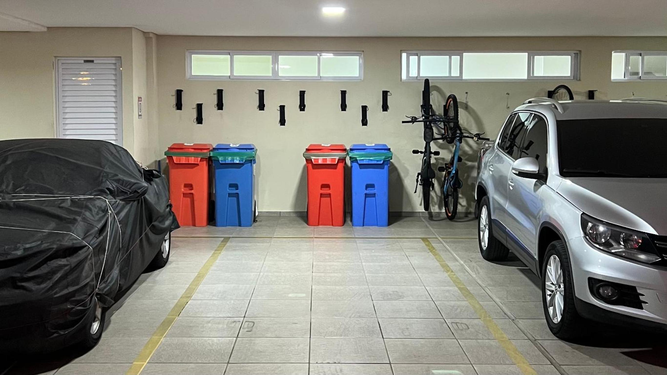 Ap Top Canasvieiras 01 - Apartamento em Canasvieiras com piscina e 2 garagens