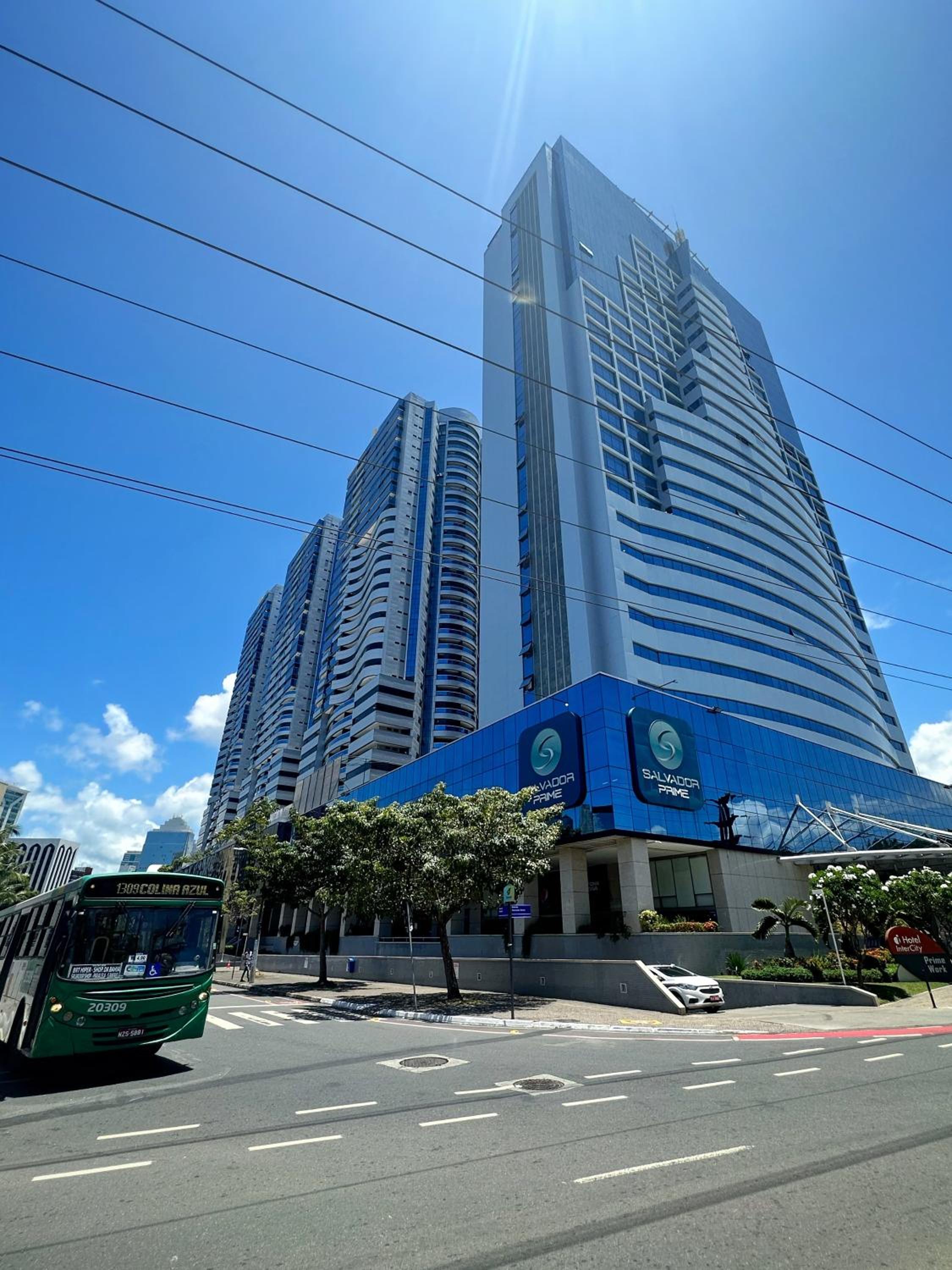 Aconchego em Salvador a 2km de distância da praia!