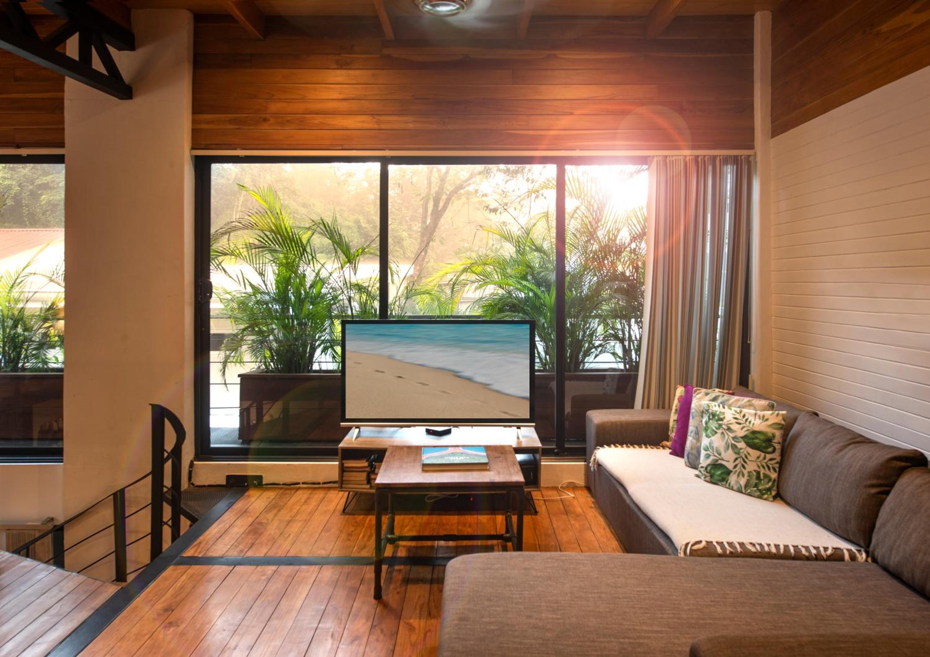 The Jungle Loft, 7 min Walk to Guiones beach + Jacuzzi