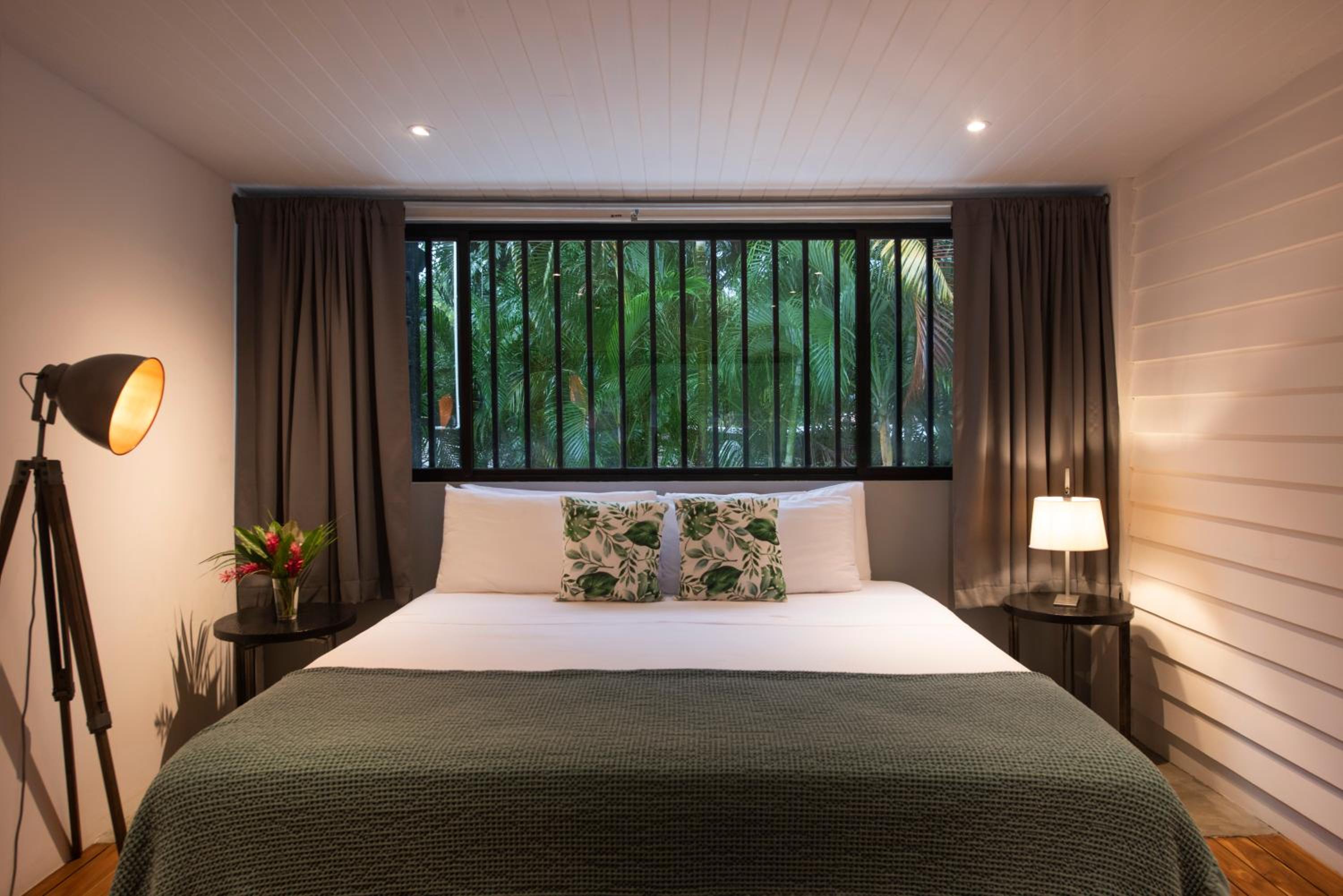 The Jungle Loft, 7 min Walk to Guiones beach + Jacuzzi