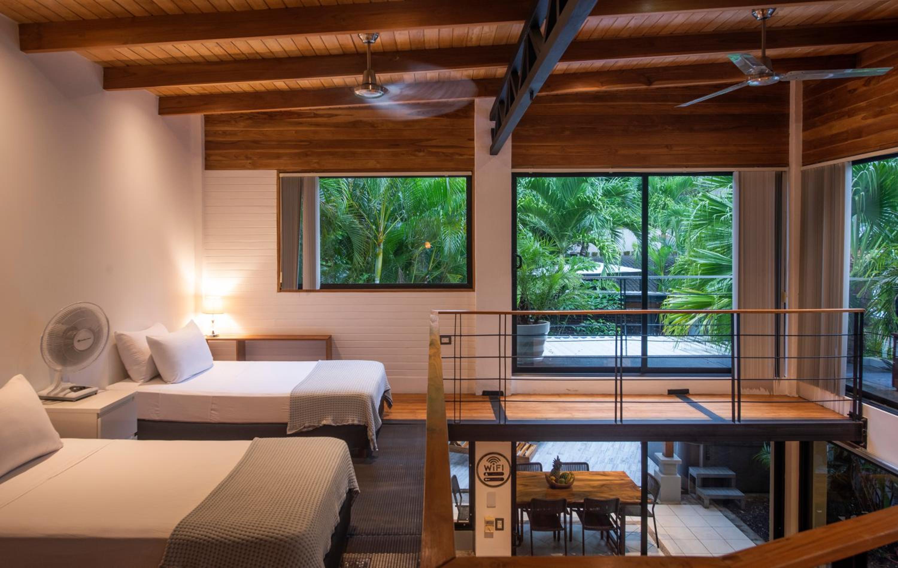 The Jungle Loft, 7 min Walk to Guiones beach + Jacuzzi
