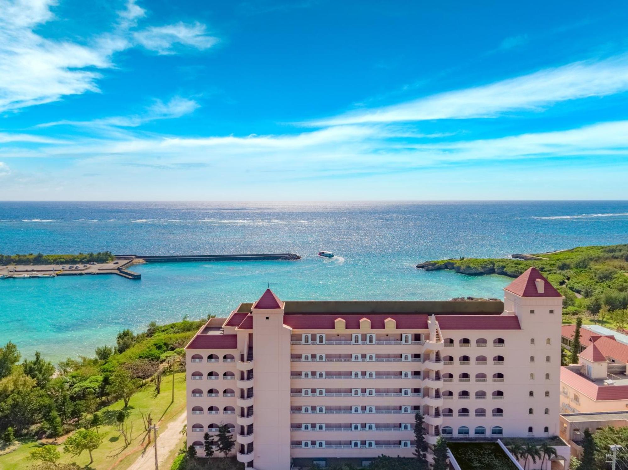 Hotel Breezebay Marina