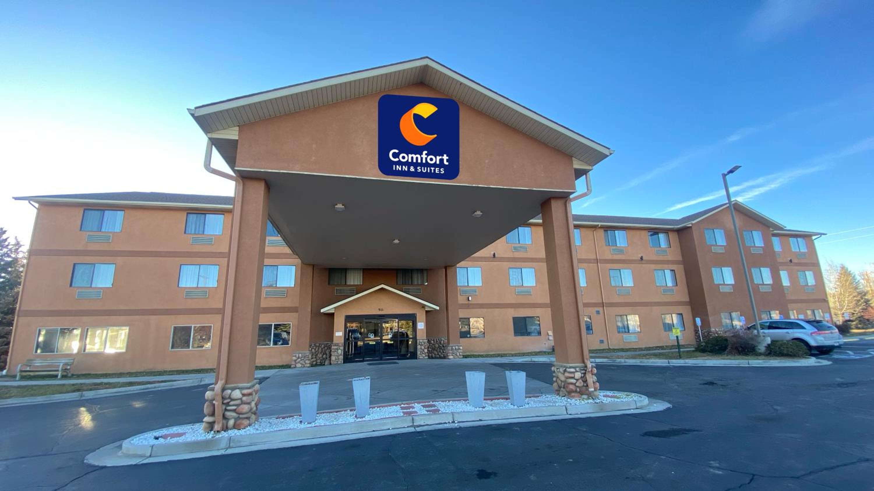 Gunnison Vacations - Comfort Inn  Suites Gunnison-Crested Butte - Property Image 1