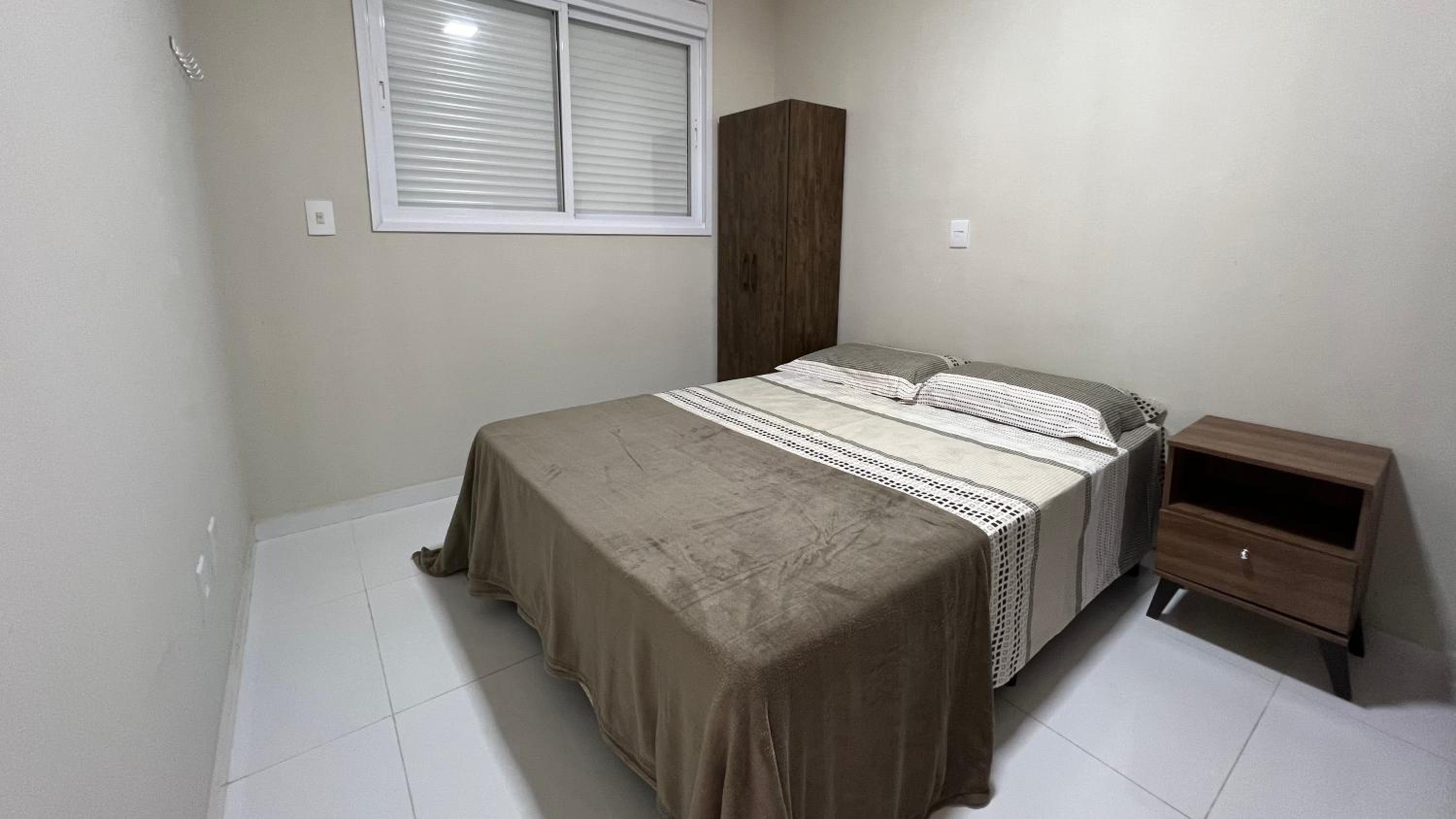 Ap Top Canasvieiras 01 - Apartamento em Canasvieiras com piscina e 2 garagens