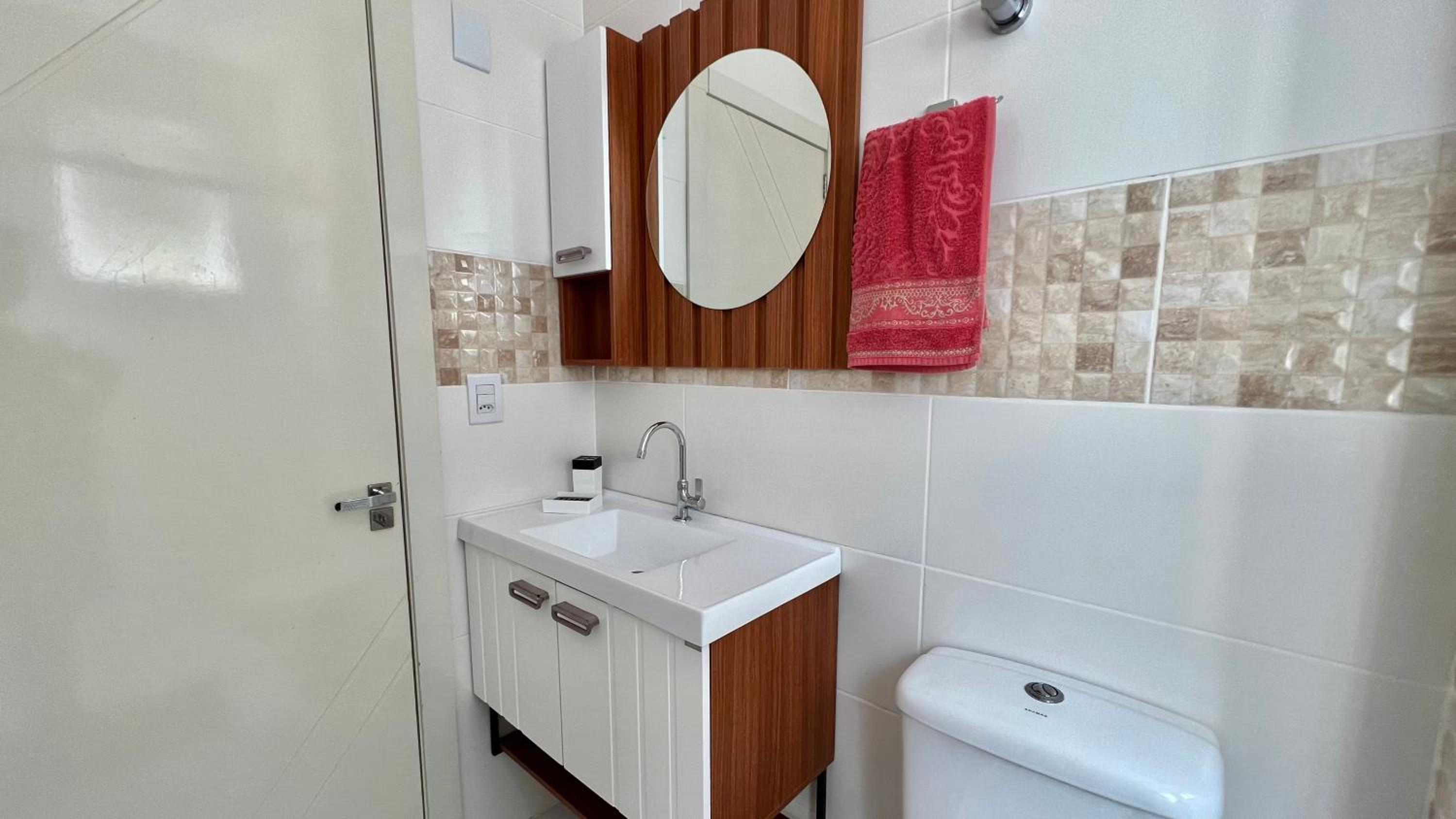 Ap Top Canasvieiras 01 - Apartamento em Canasvieiras com piscina e 2 garagens
