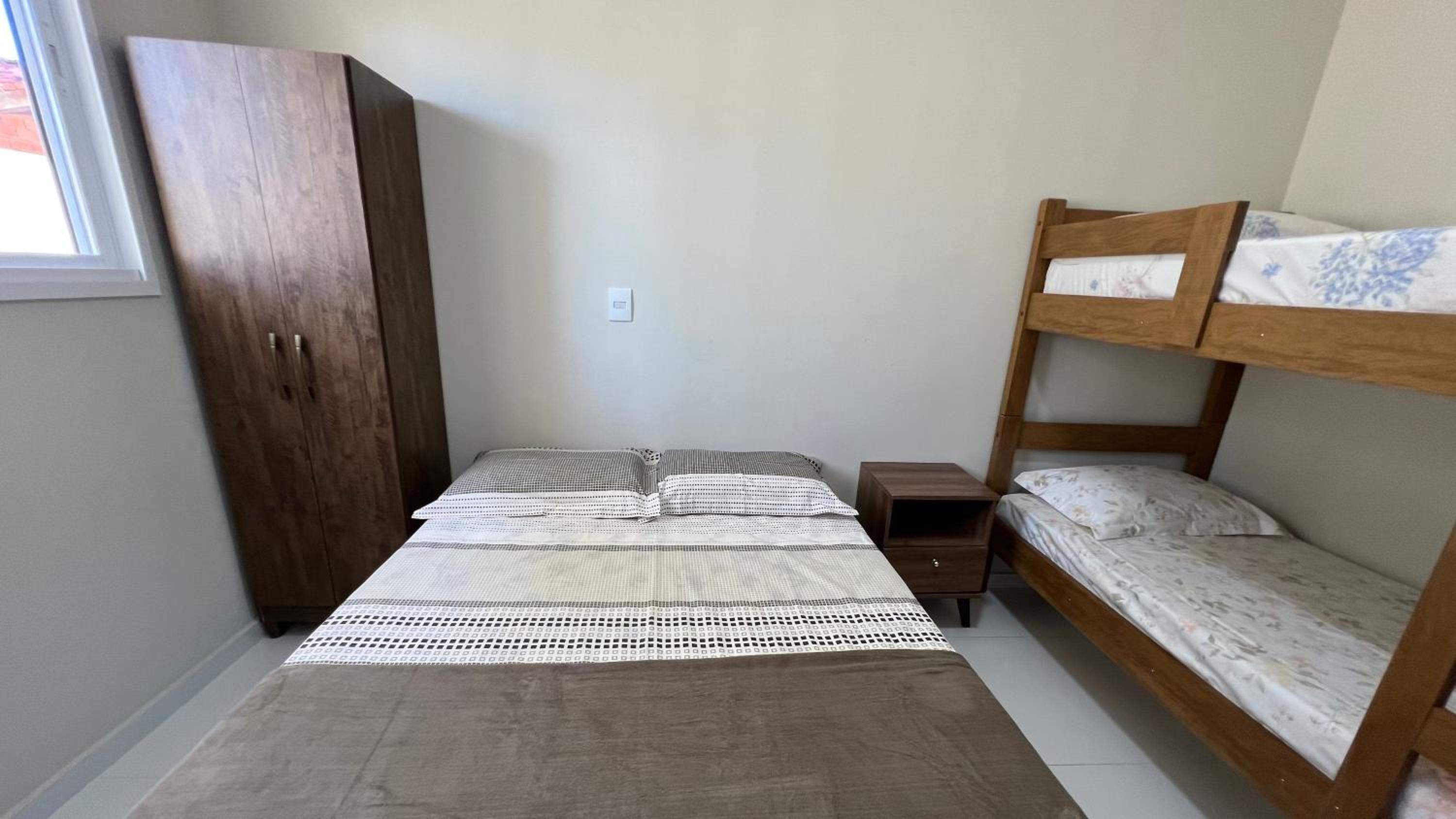 Ap Top Canasvieiras 01 - Apartamento em Canasvieiras com piscina e 2 garagens