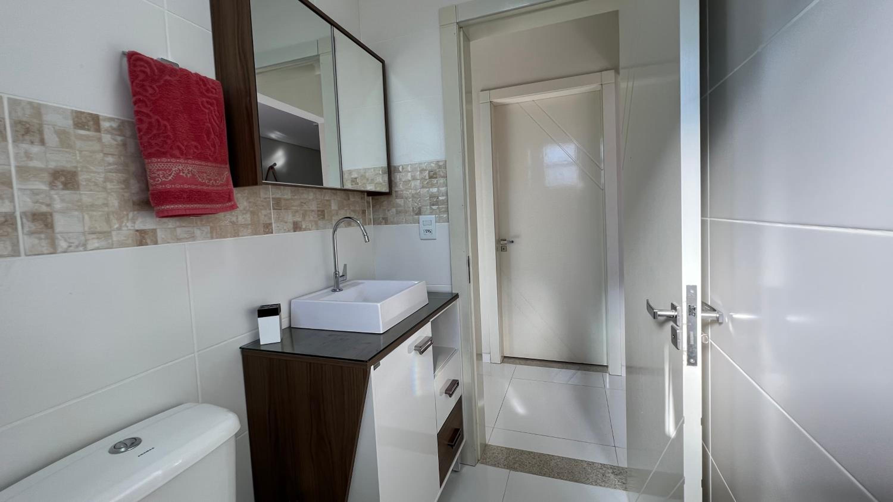 Ap Top Canasvieiras 01 - Apartamento em Canasvieiras com piscina e 2 garagens