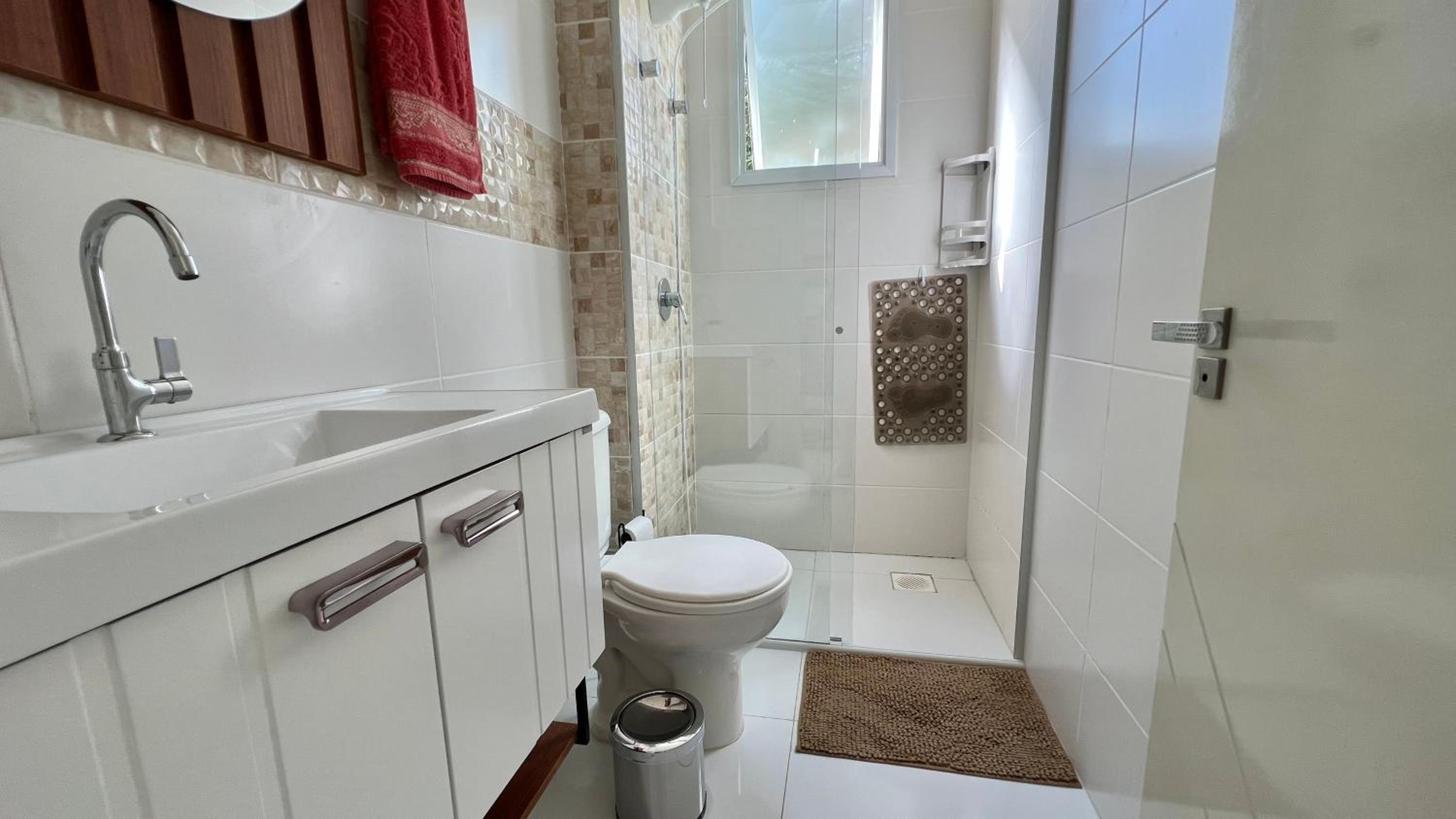 Ap Top Canasvieiras 01 - Apartamento em Canasvieiras com piscina e 2 garagens